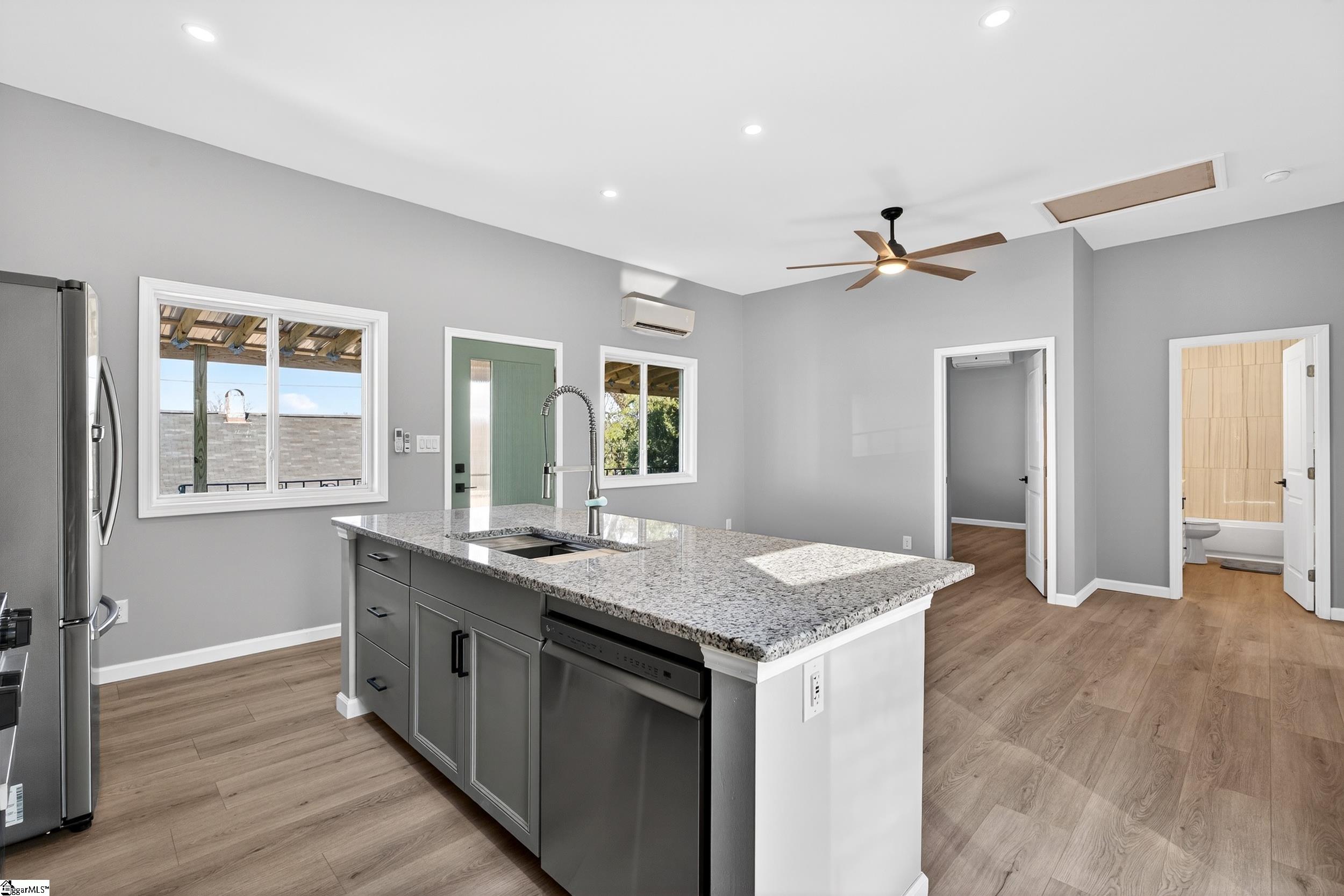 35 Henry Street Greenville, SC 29605