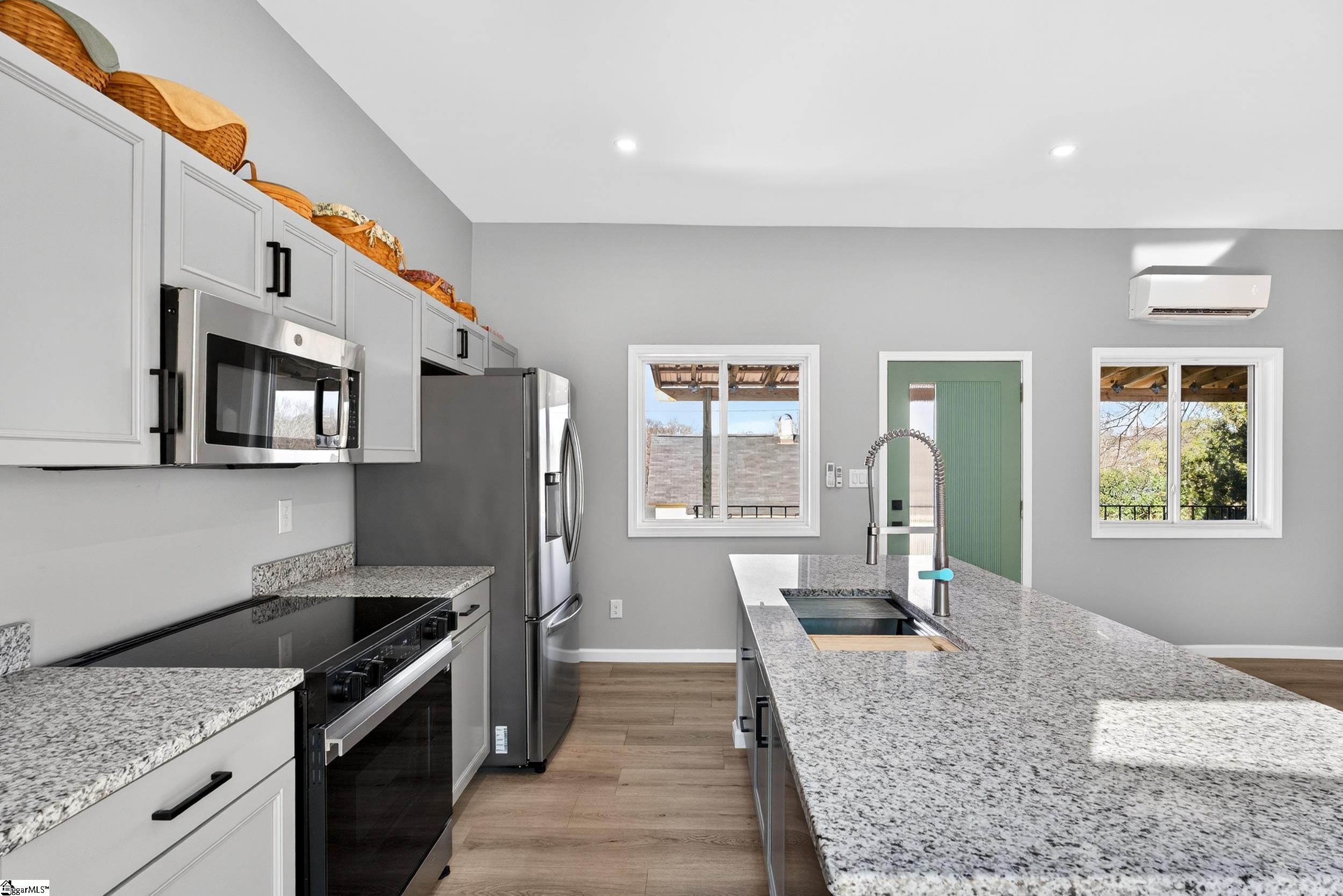 35 Henry Street Greenville, SC 29605