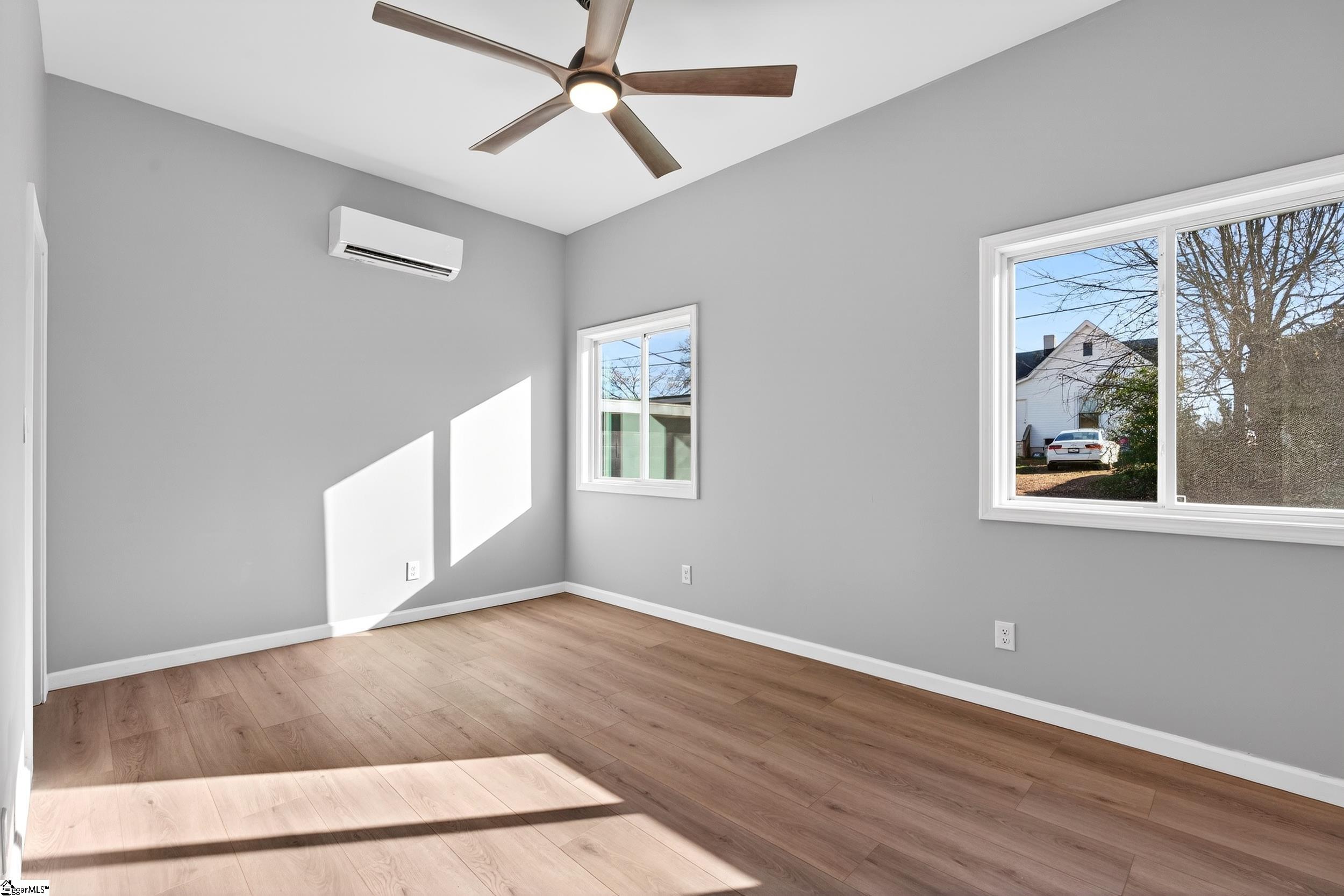 35 Henry Street Greenville, SC 29605