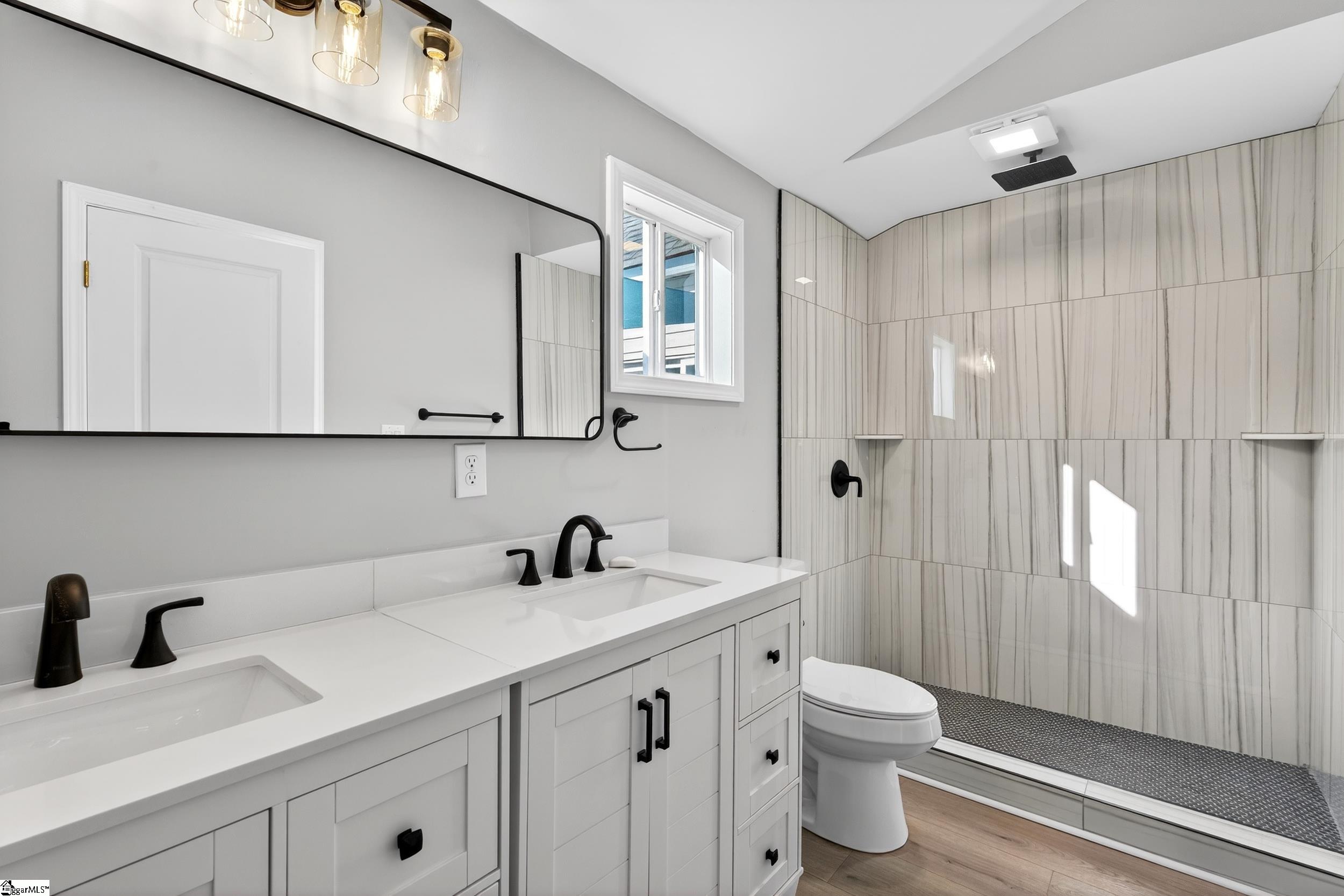 35 Henry Street Greenville, SC 29605