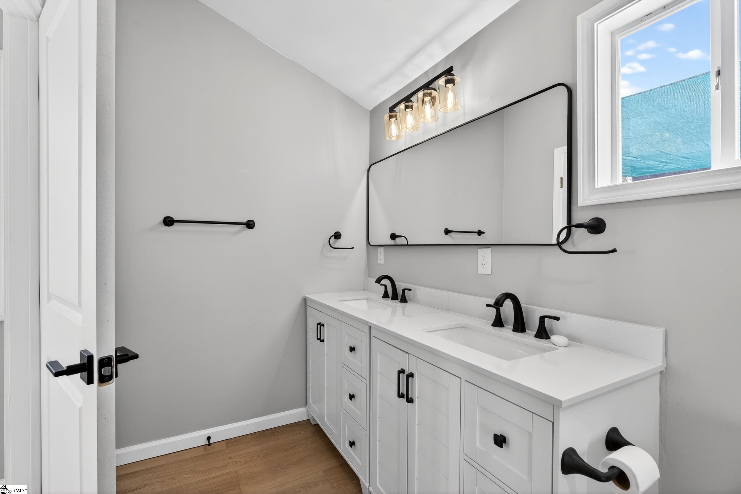 35 Henry Street Greenville, SC 29605