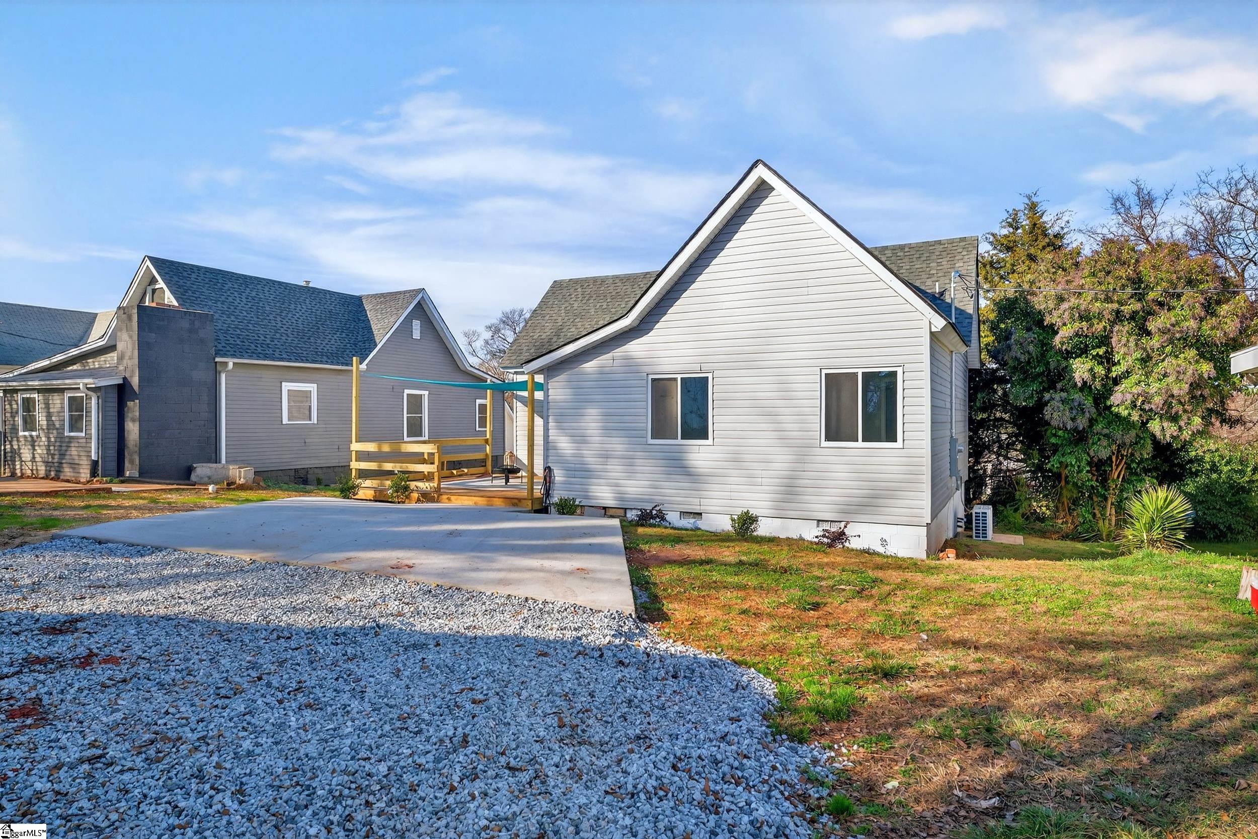 35 Henry Street Greenville, SC 29605