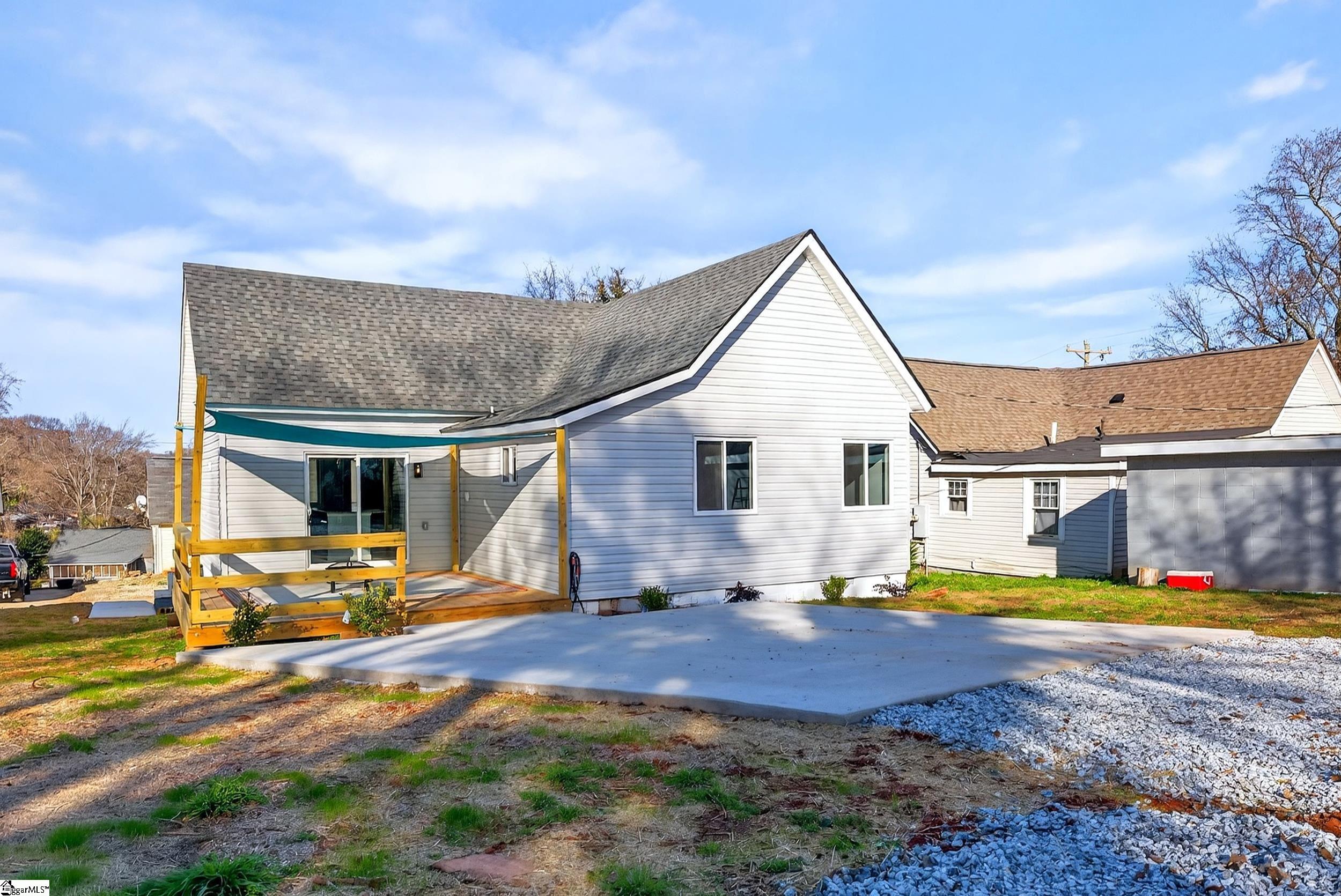 35 Henry Street Greenville, SC 29605