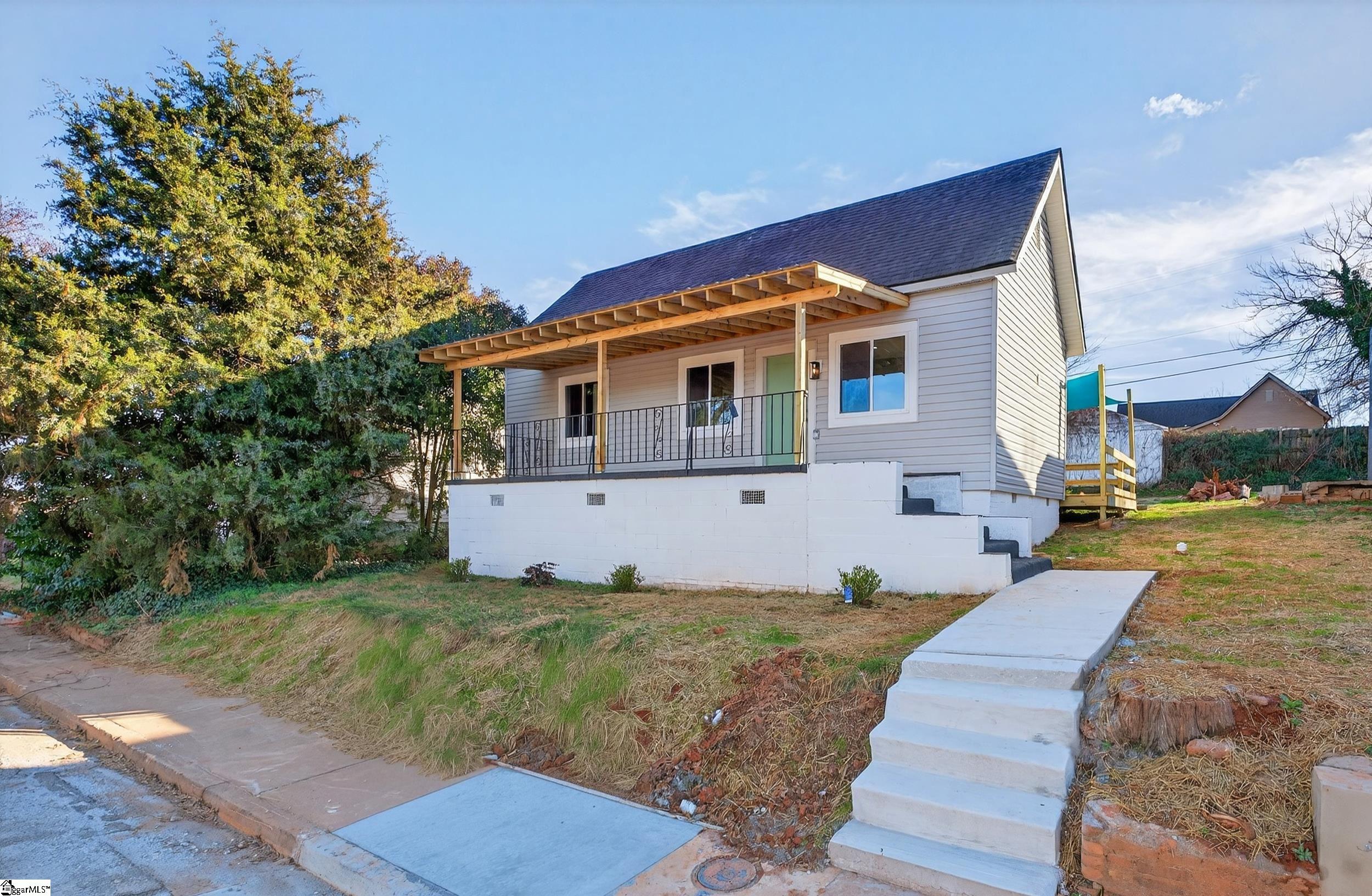 35 Henry Street Greenville, SC 29605