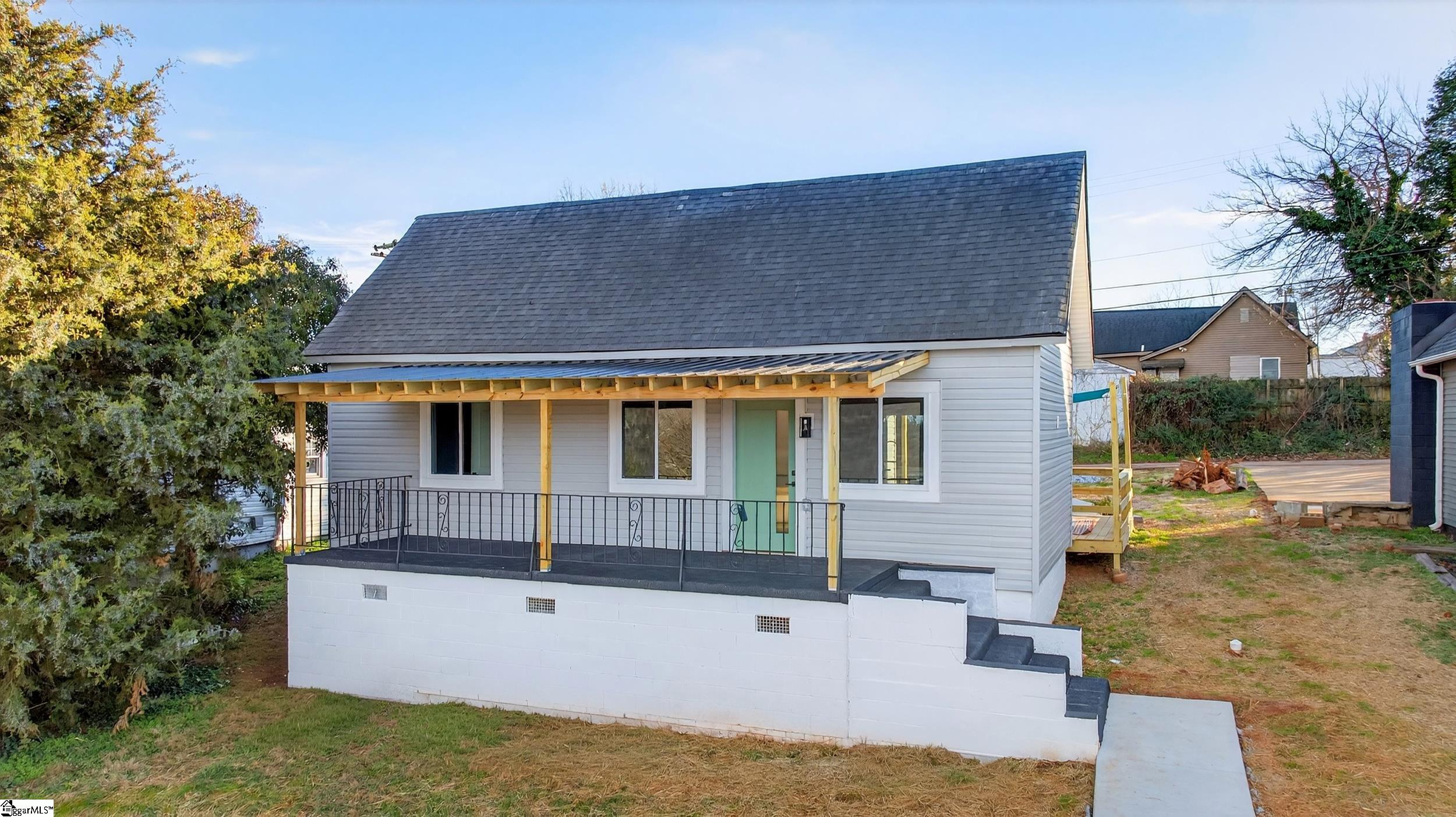 35 Henry Street Greenville, SC 29605