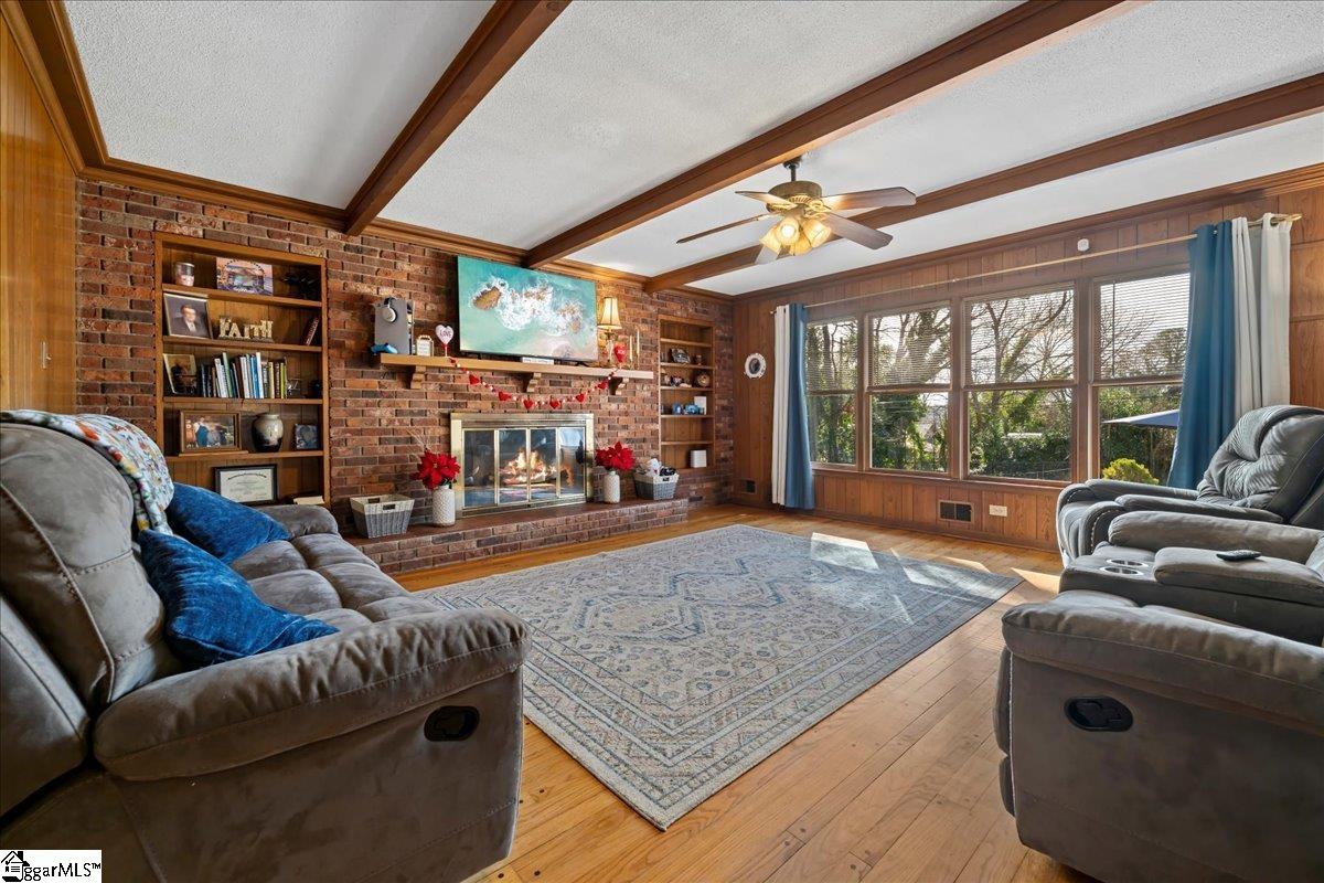 238 California Avenue Spartanburg, SC 29303