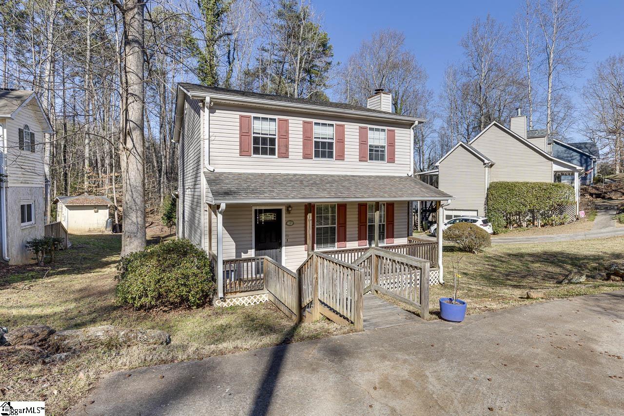 1301 Winding Way photo 1