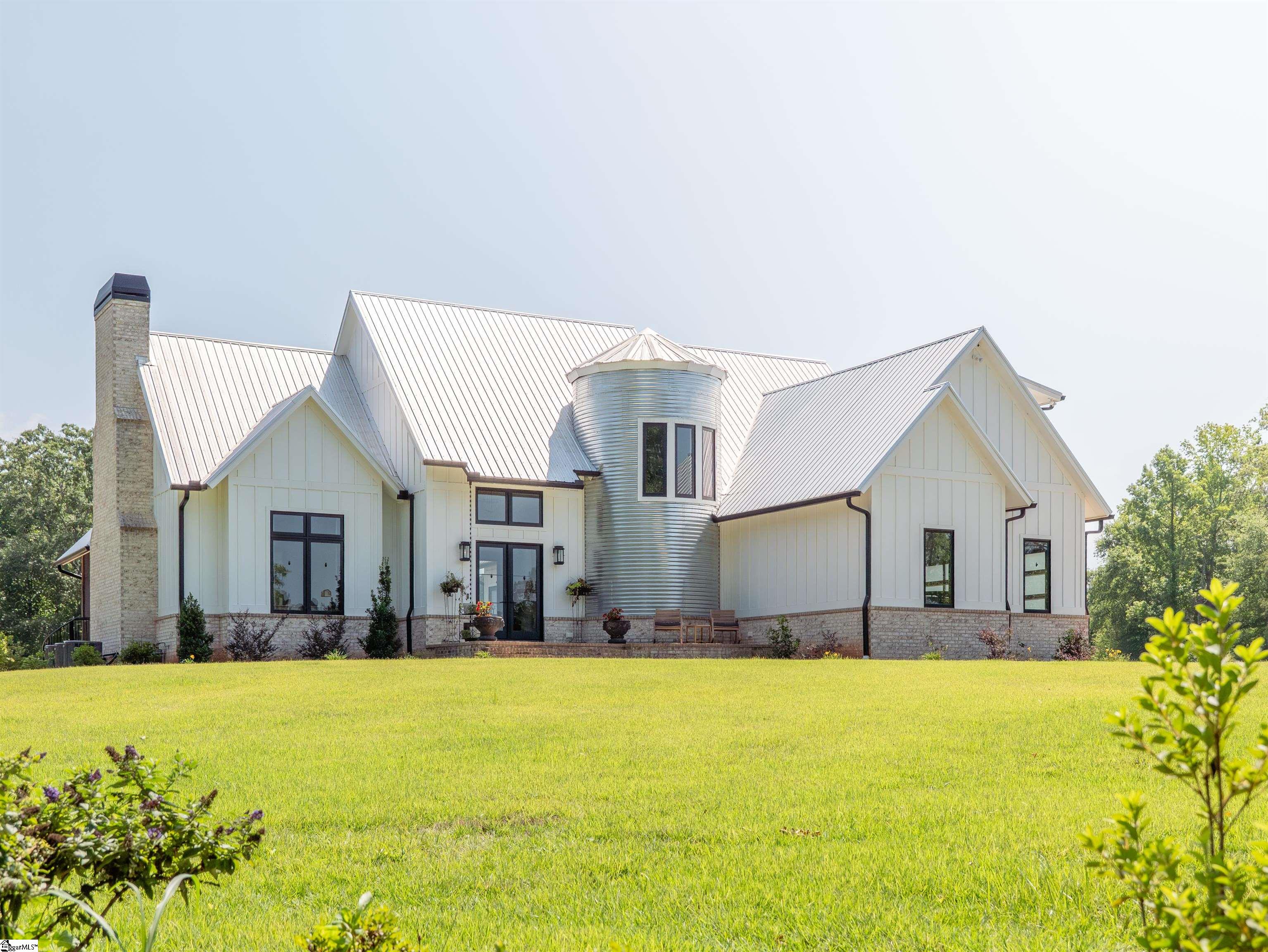 1425 S Harper Street Laurens, SC 29360