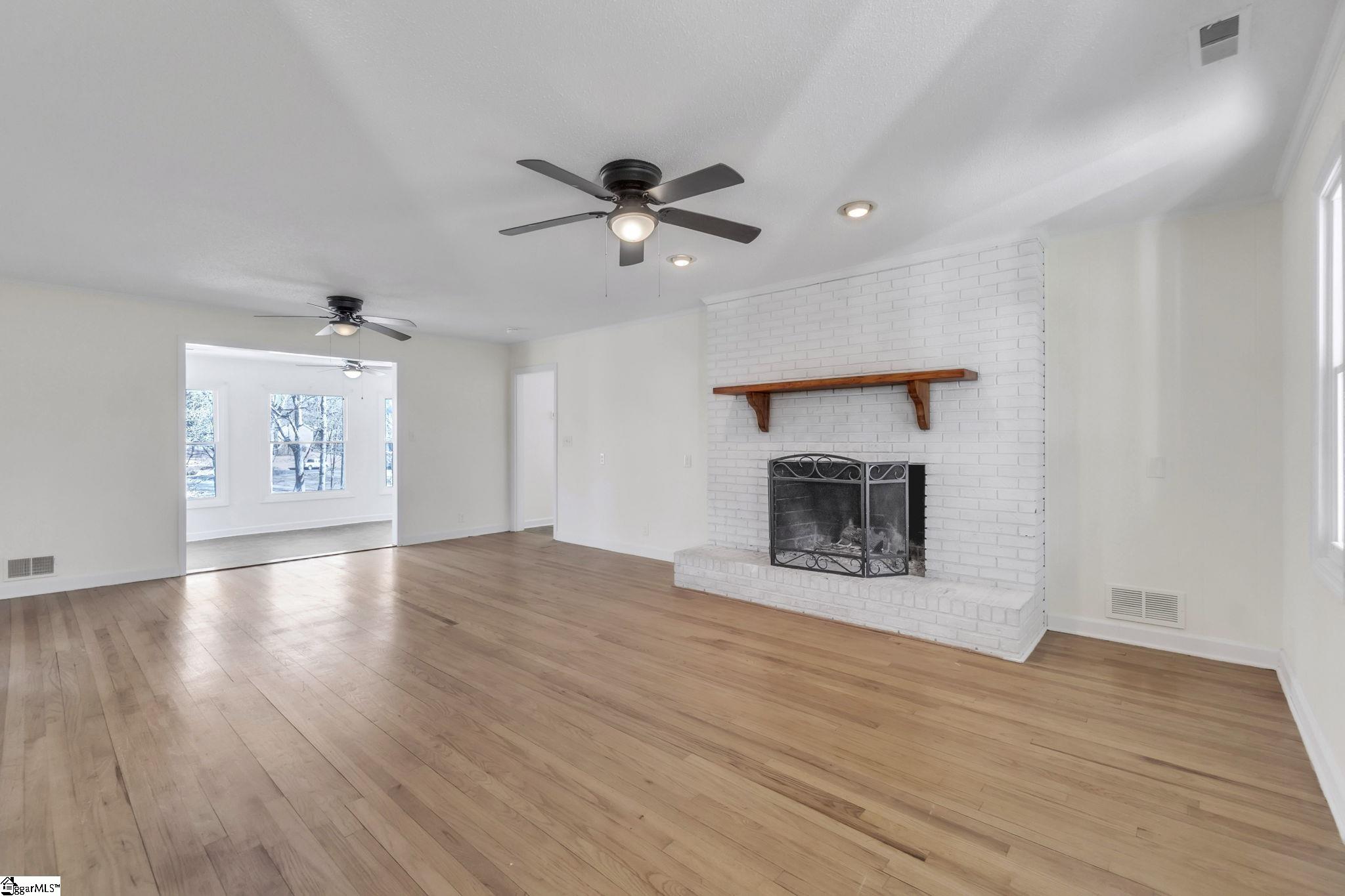 Homes for sale in Inman, SC | 402 Shady Pt, Inman, SC 29349 | MLS# 1580328