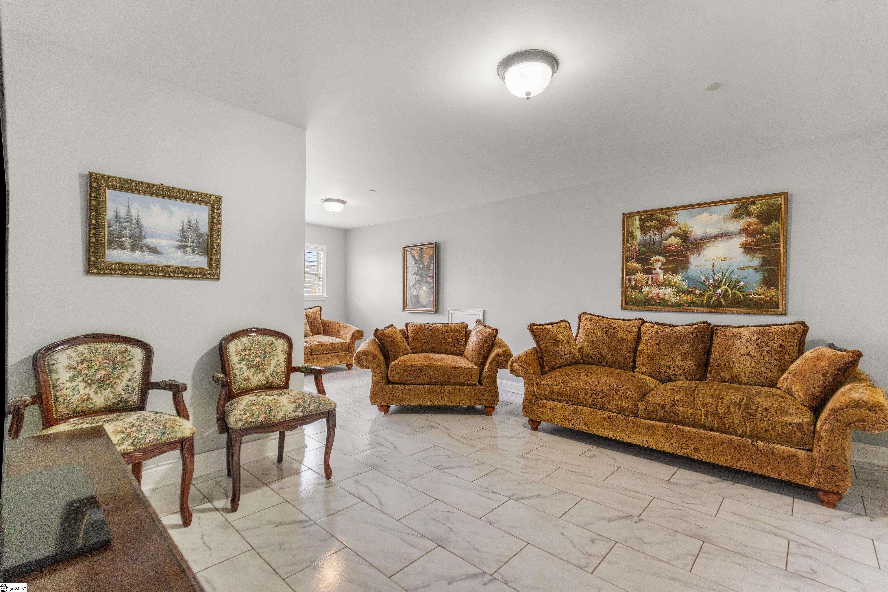 8 Middleberry Court photo 39