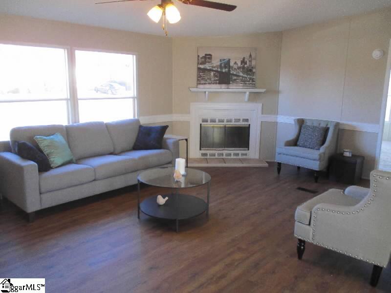 Homes for sale in Fountain Inn, SC | 107 Sagewood Ct, Fountain Inn, SC 29644 | MLS# 1580368