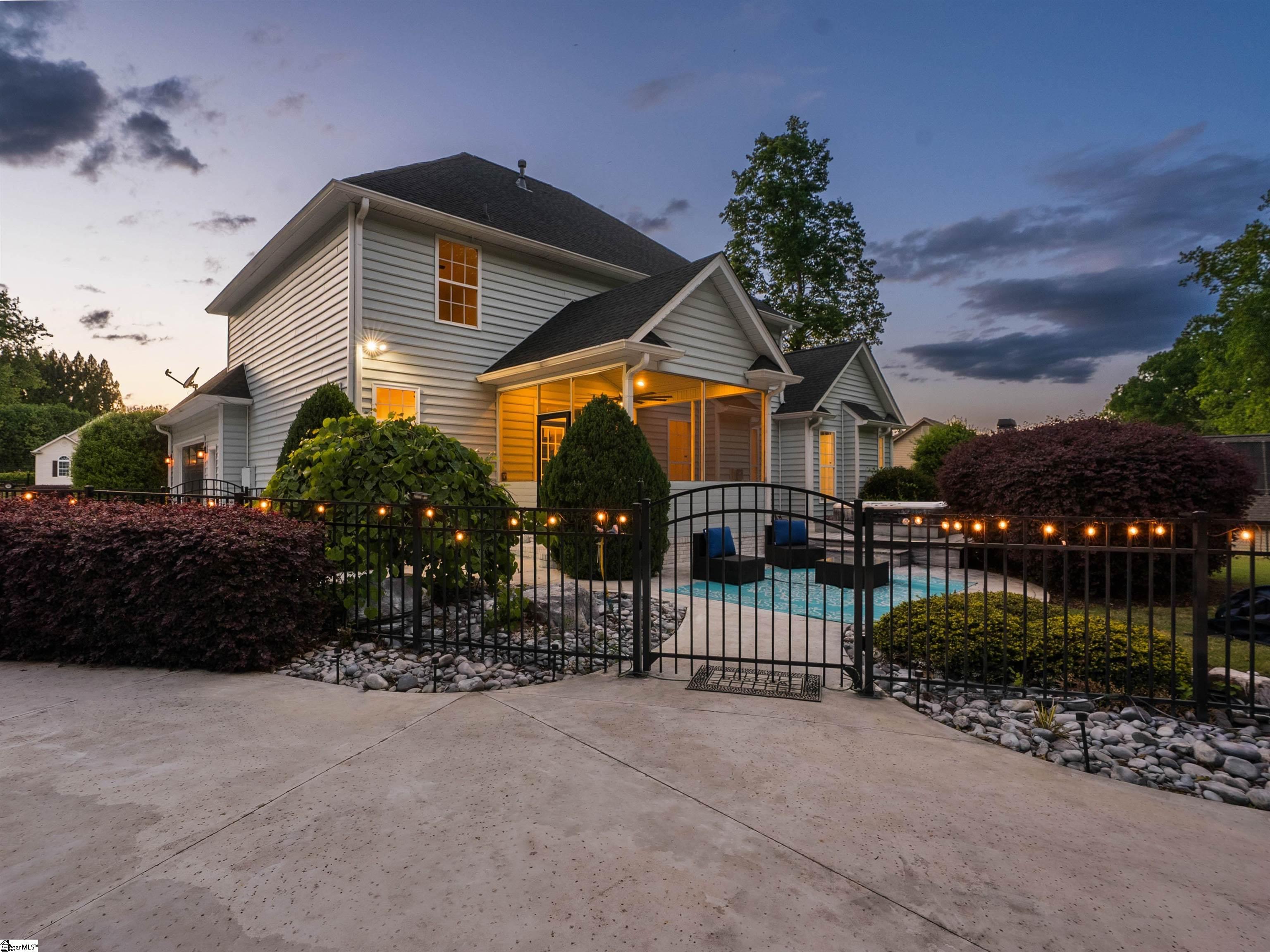 109 Creek Crossing Way Greer, SC 29651