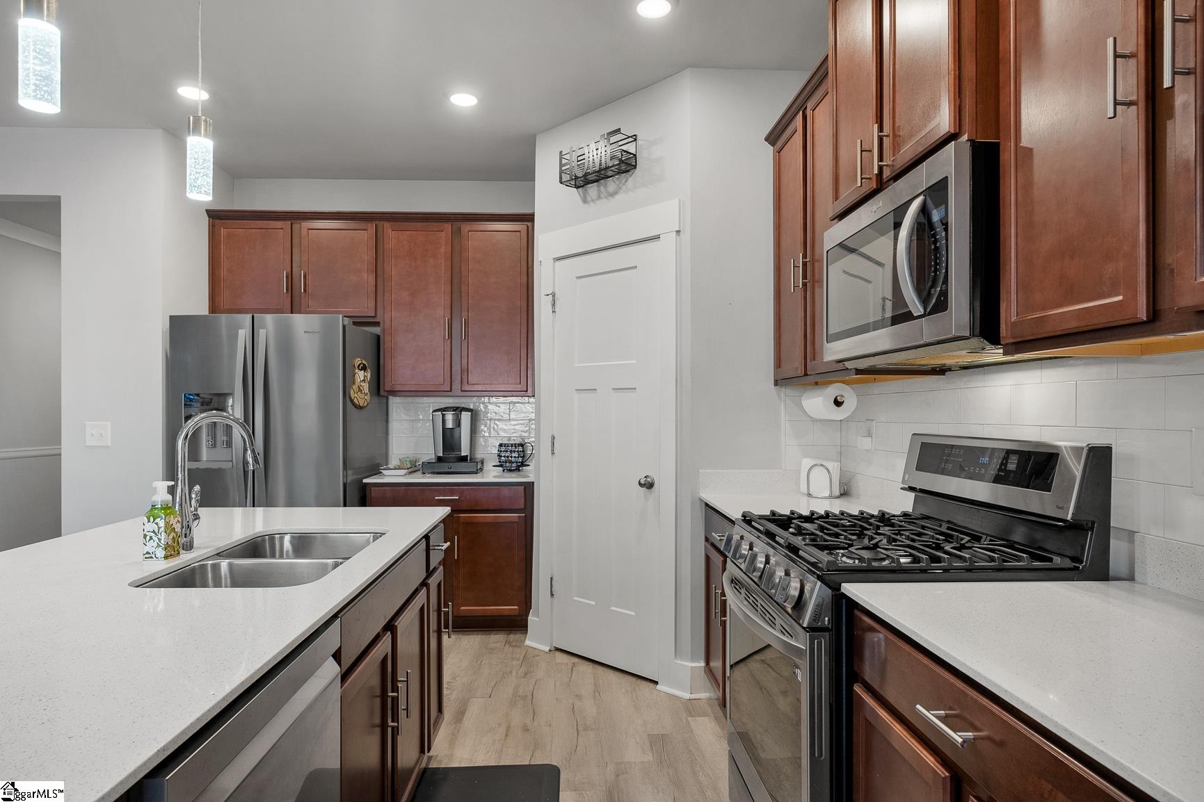 320 Fox Hollow Lane photo 18