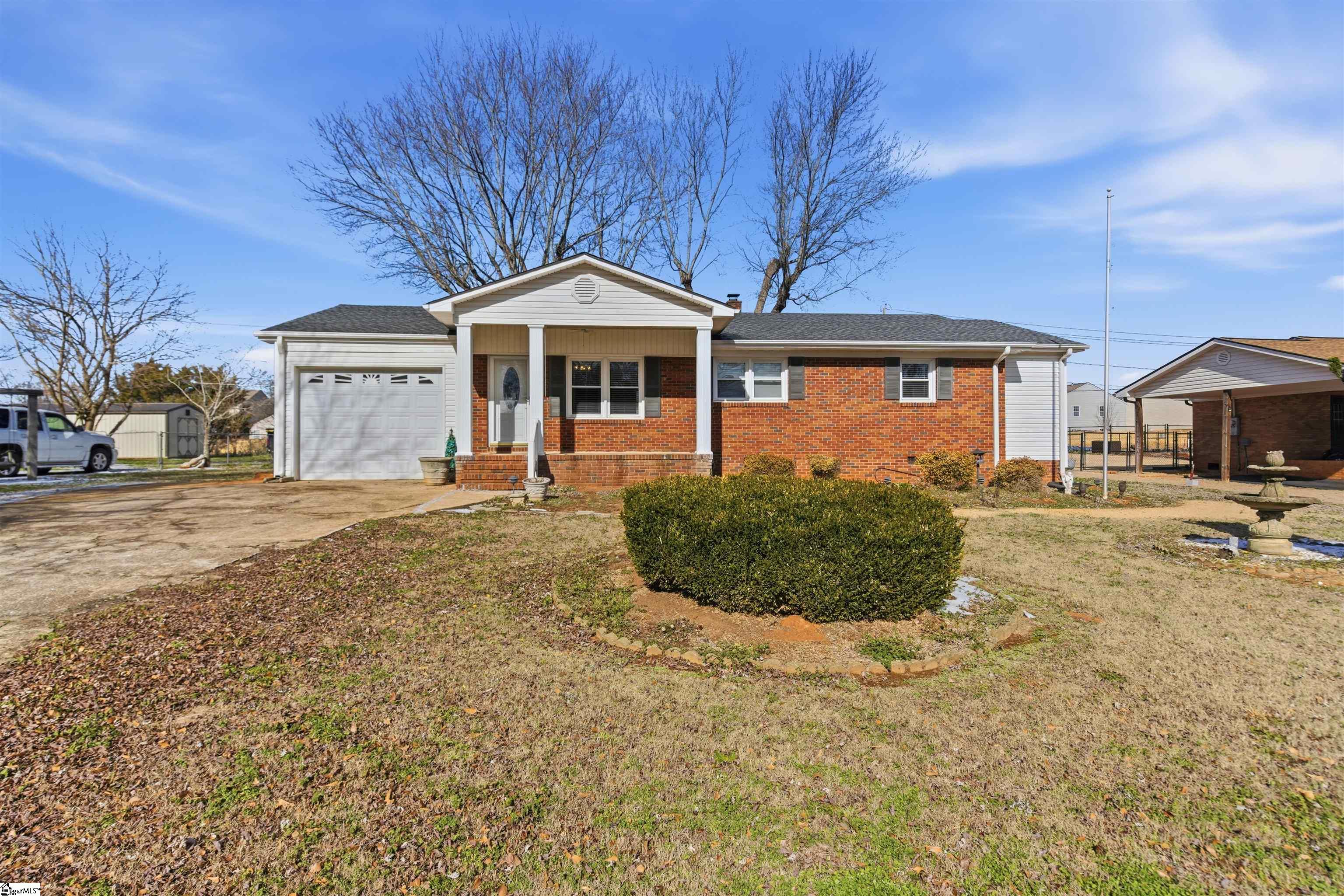 Homes for sale in Boiling Springs, SC | 111 Mcdowell Dr, Boiling Springs, SC 29316 | MLS# 1580487