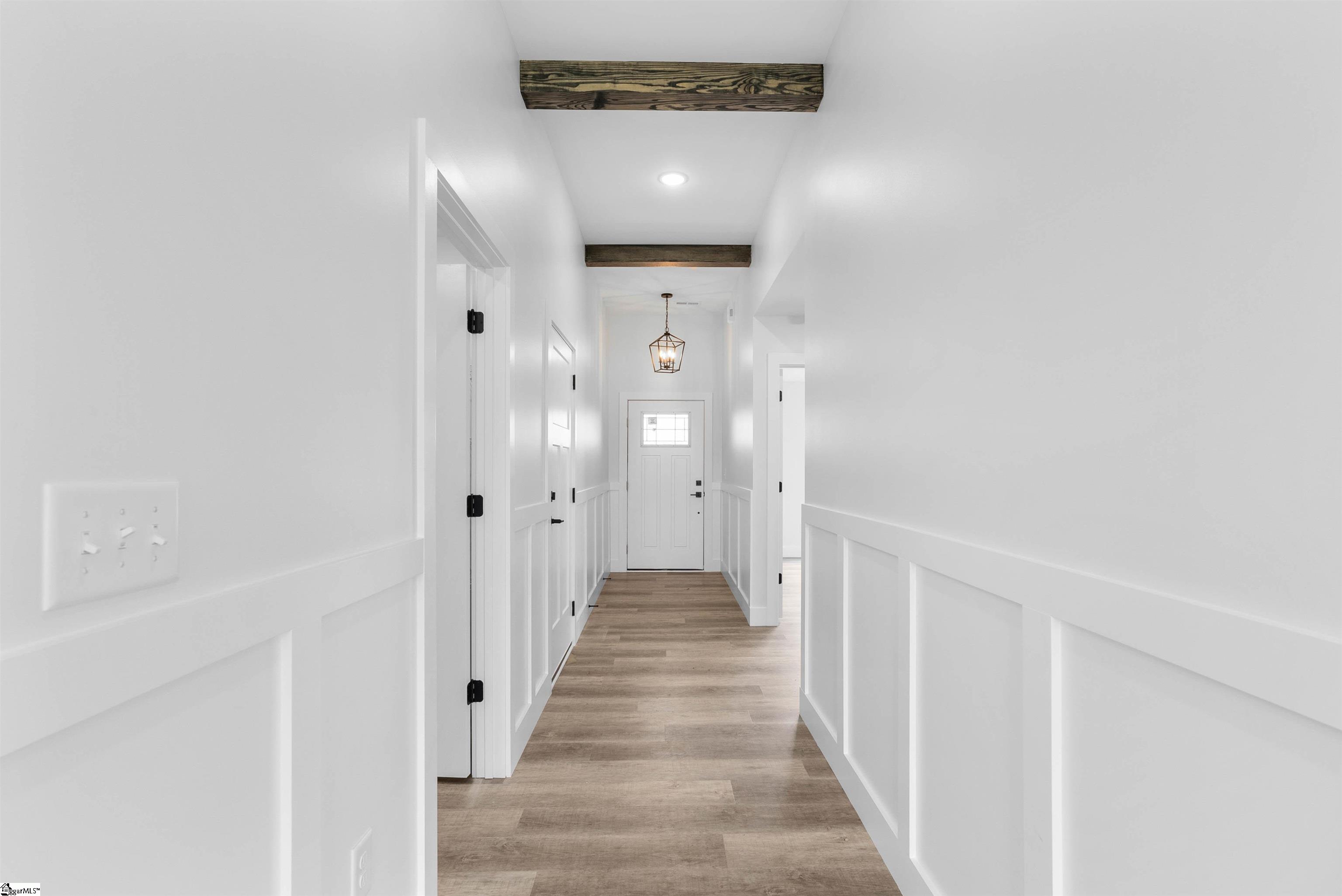 2019 Meadow Glen Court Chesnee, SC 29323