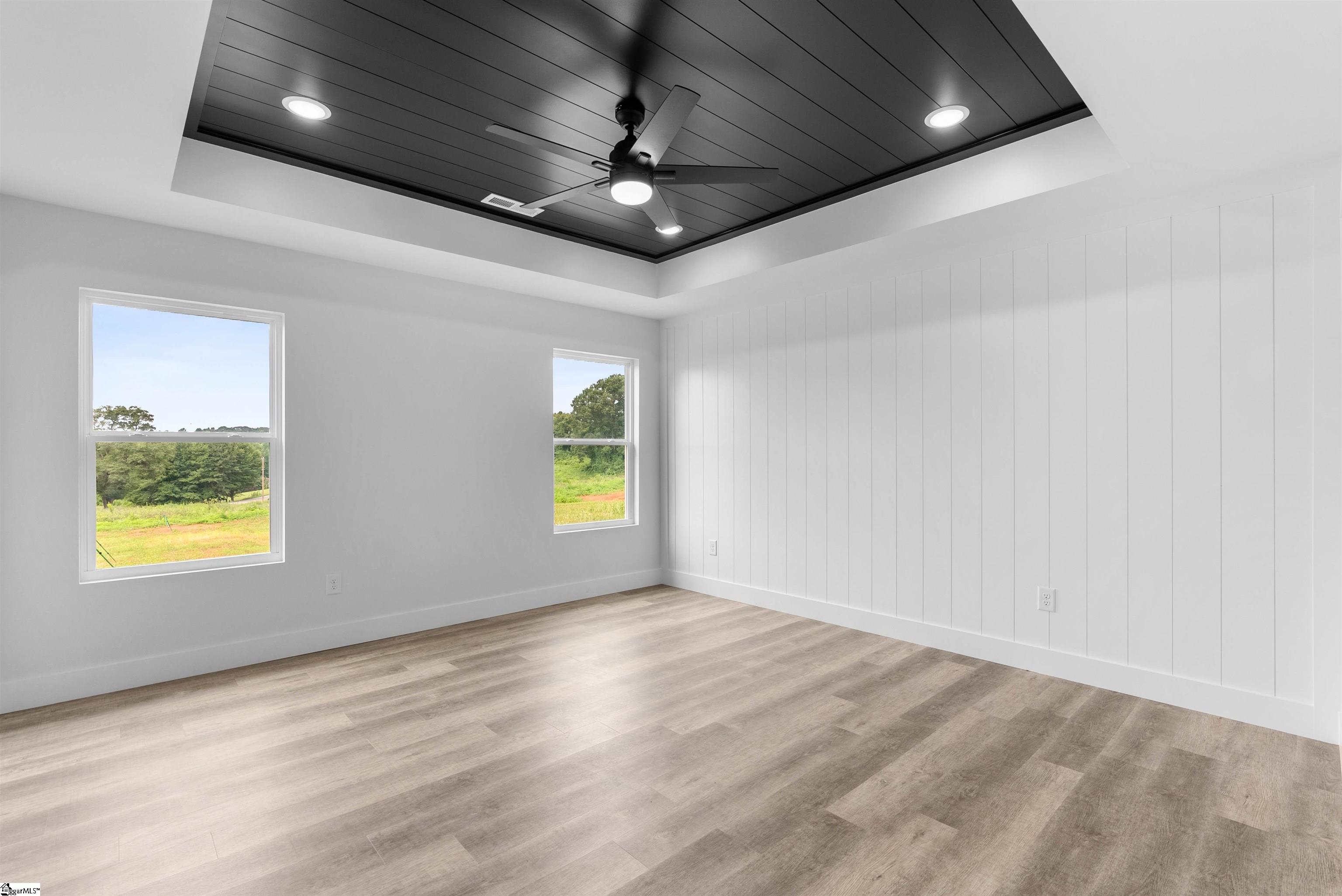 2019 Meadow Glen Court Chesnee, SC 29323
