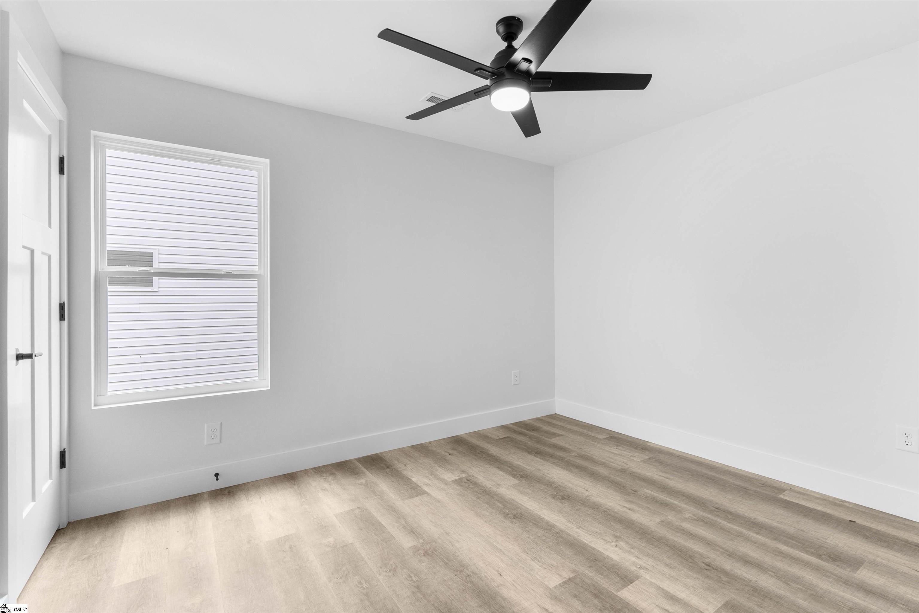 2019 Meadow Glen Court Chesnee, SC 29323