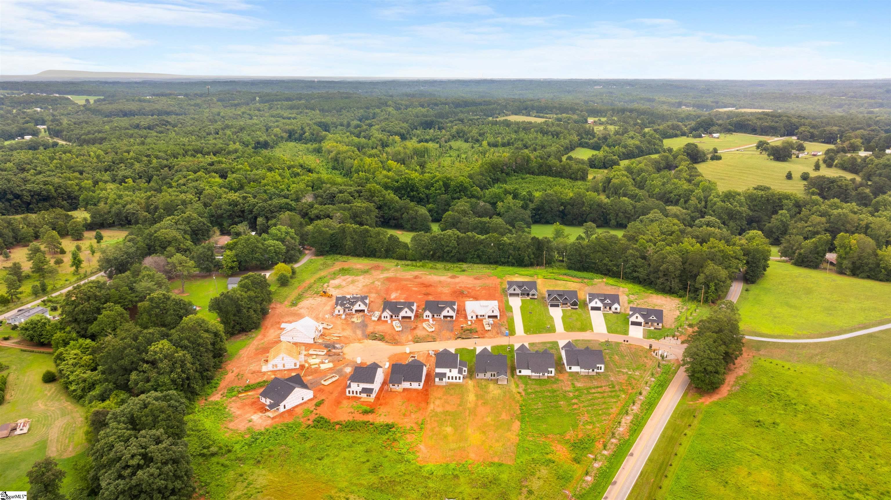 2019 Meadow Glen Court Chesnee, SC 29323