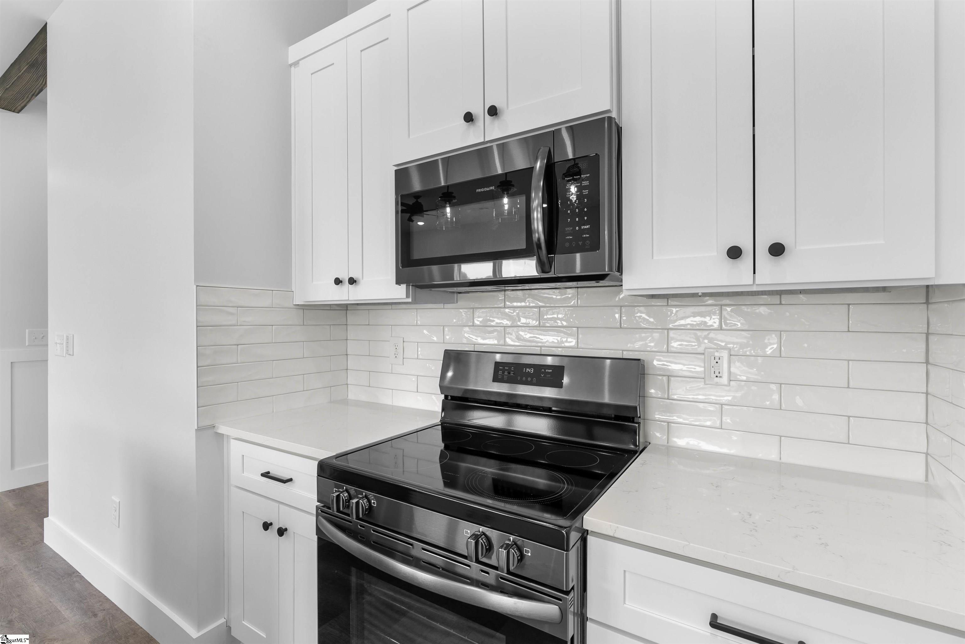 2019 Meadow Glen Court Chesnee, SC 29323