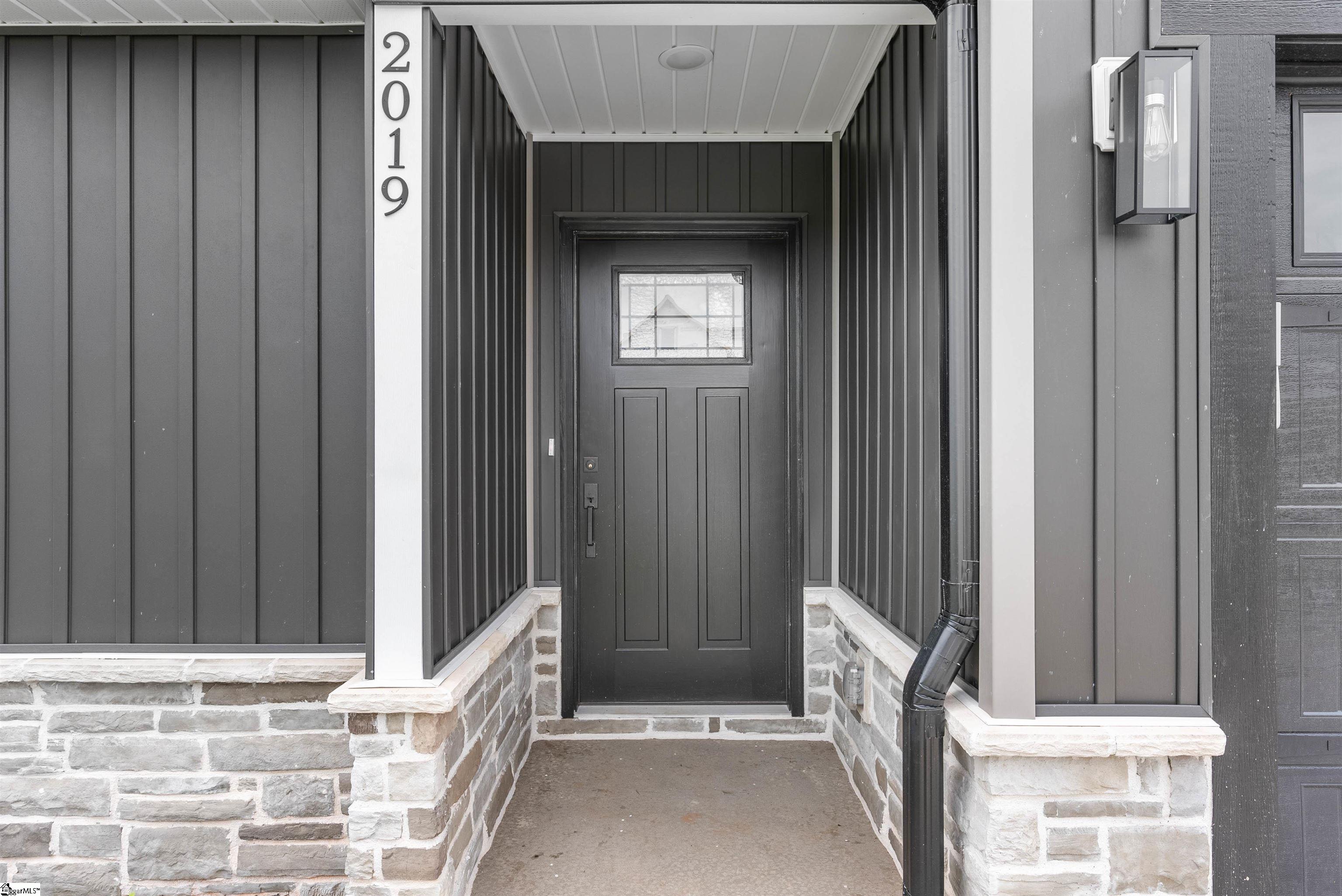 2019 Meadow Glen Court Chesnee, SC 29323