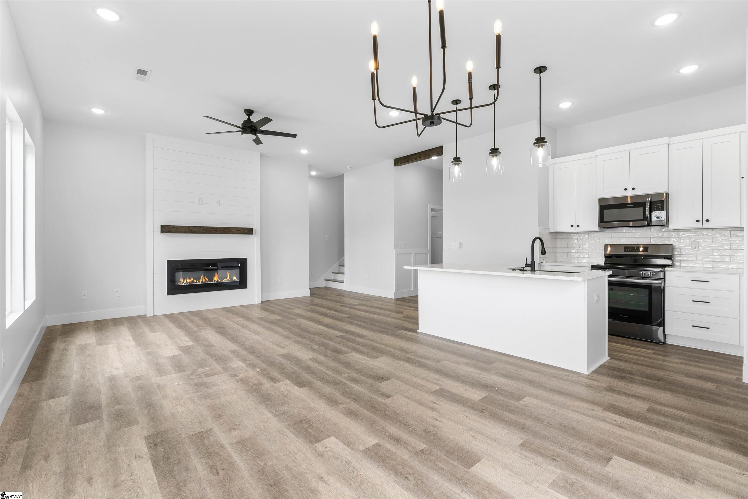 2019 Meadow Glen Court Chesnee, SC 29323