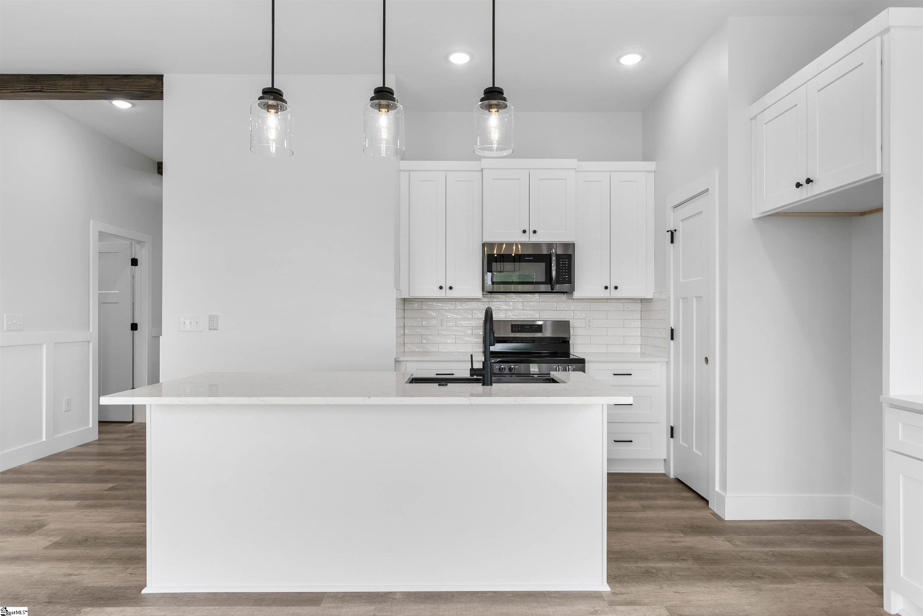 2019 Meadow Glen Court Chesnee, SC 29323