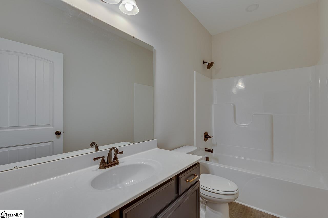 108 Walters Way photo 32