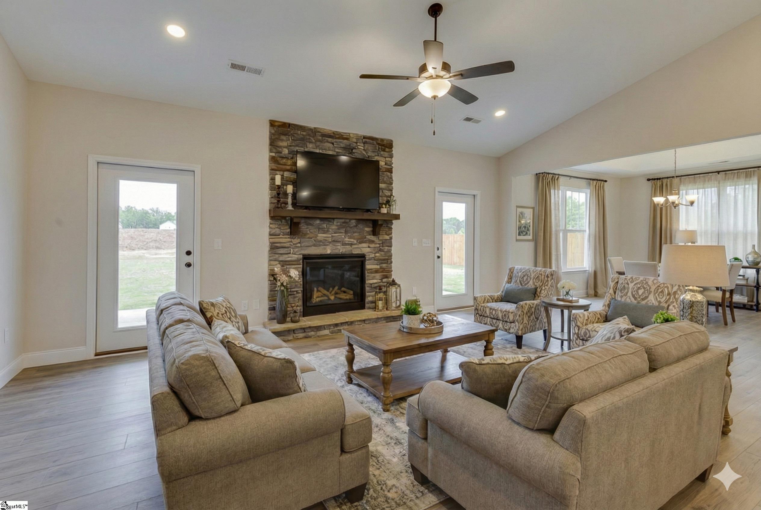 108 Walters Way photo 5