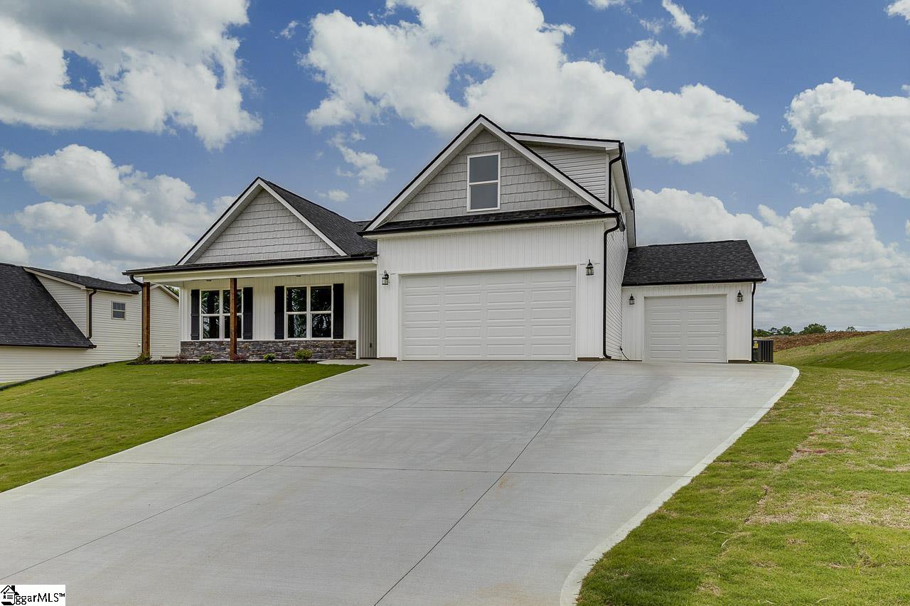 112 Walters Way photo 2