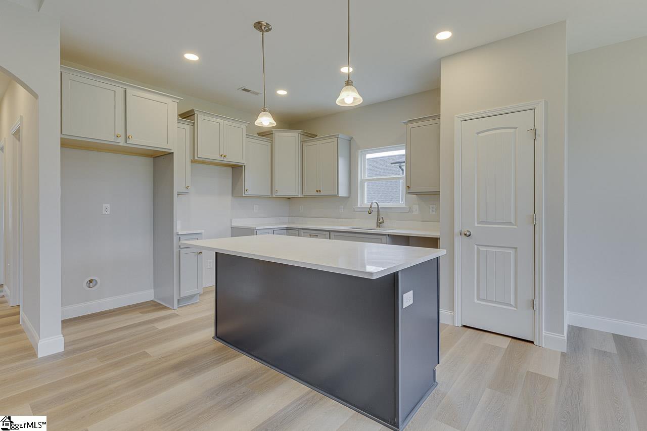 112 Walters Way photo 13