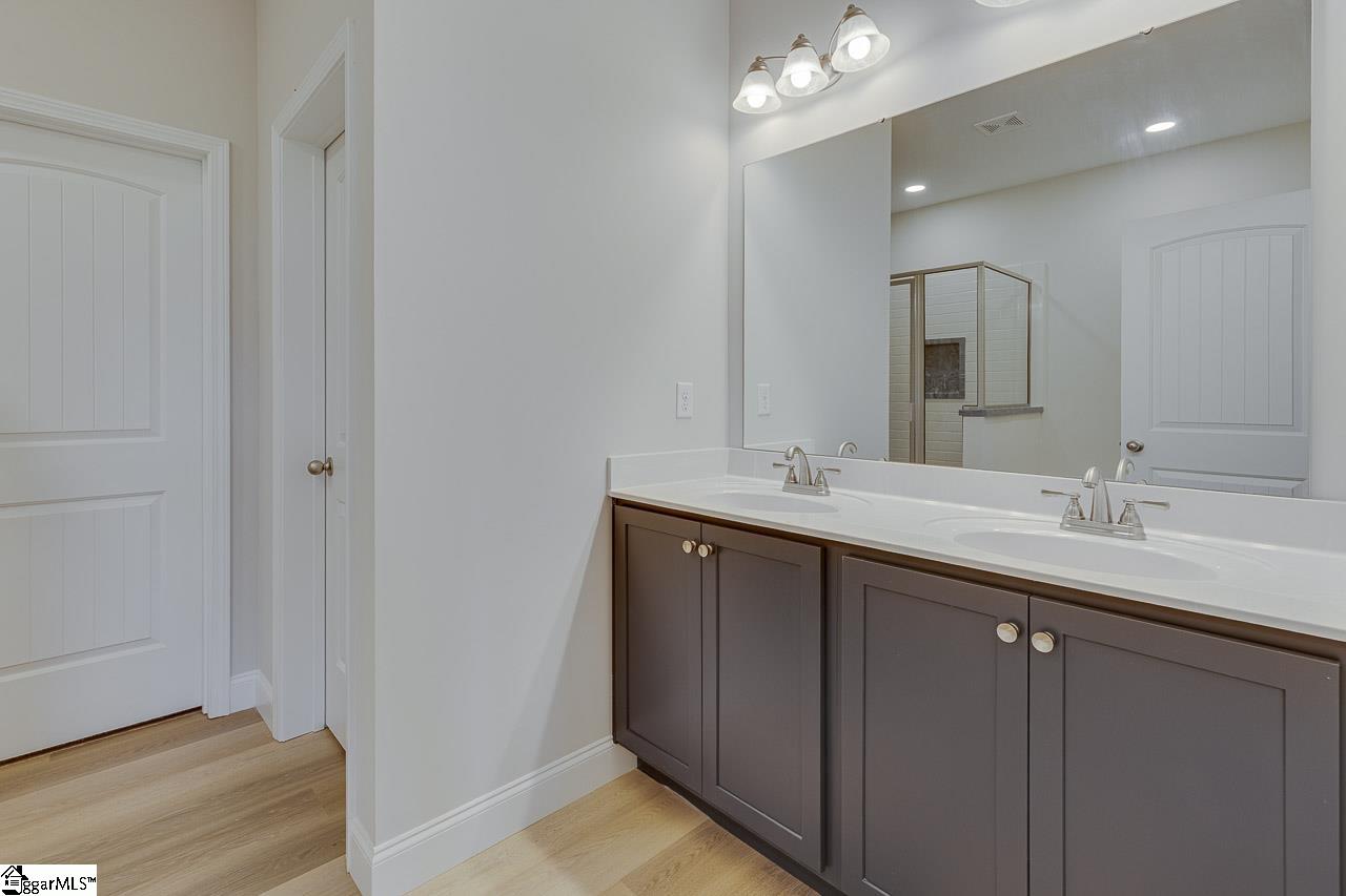 112 Walters Way photo 18