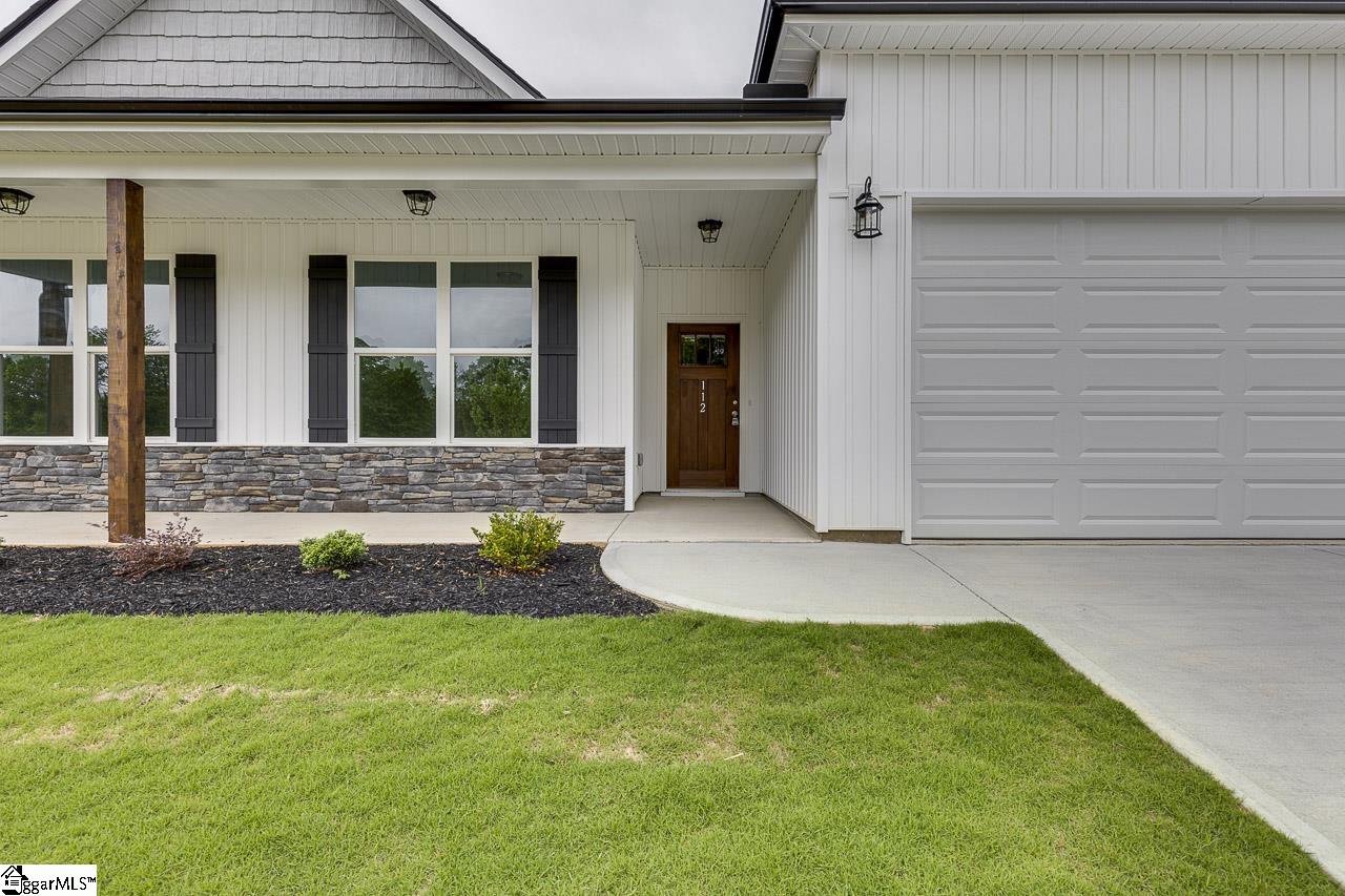 112 Walters Way photo 3