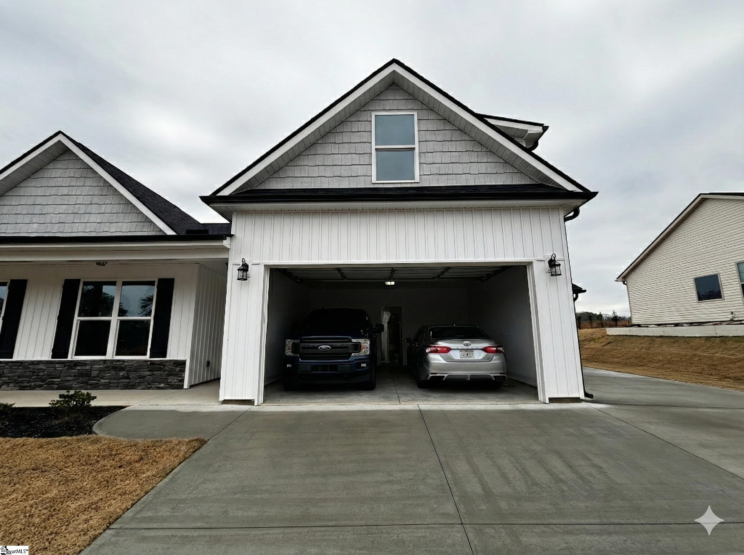 112 Walters Way photo 4