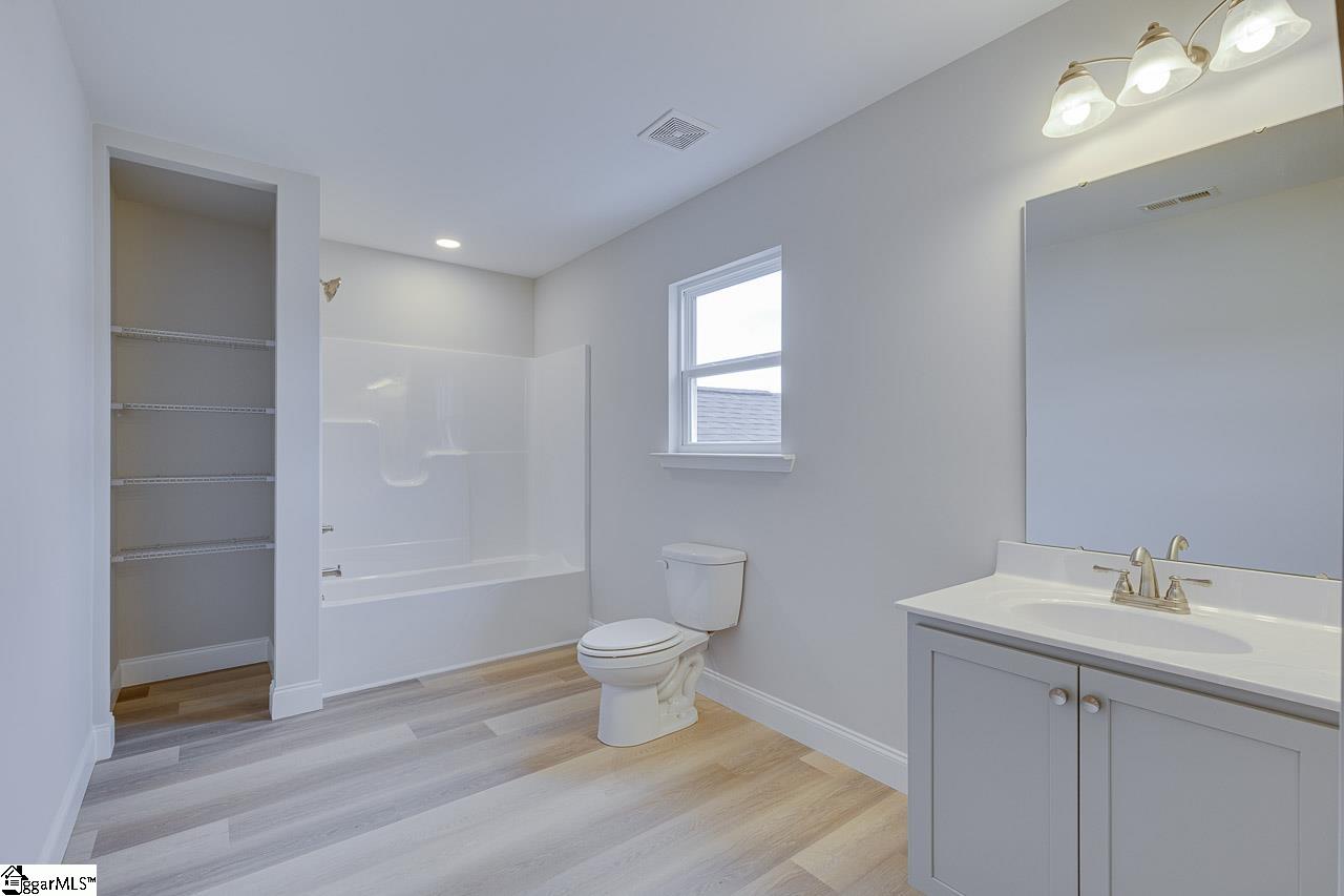 112 Walters Way photo 34