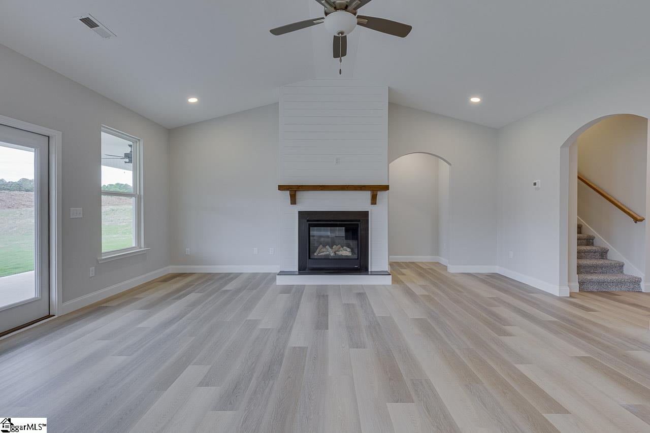 112 Walters Way photo 7