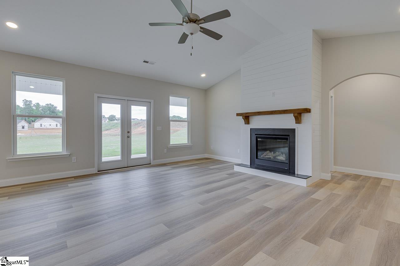 112 Walters Way photo 9