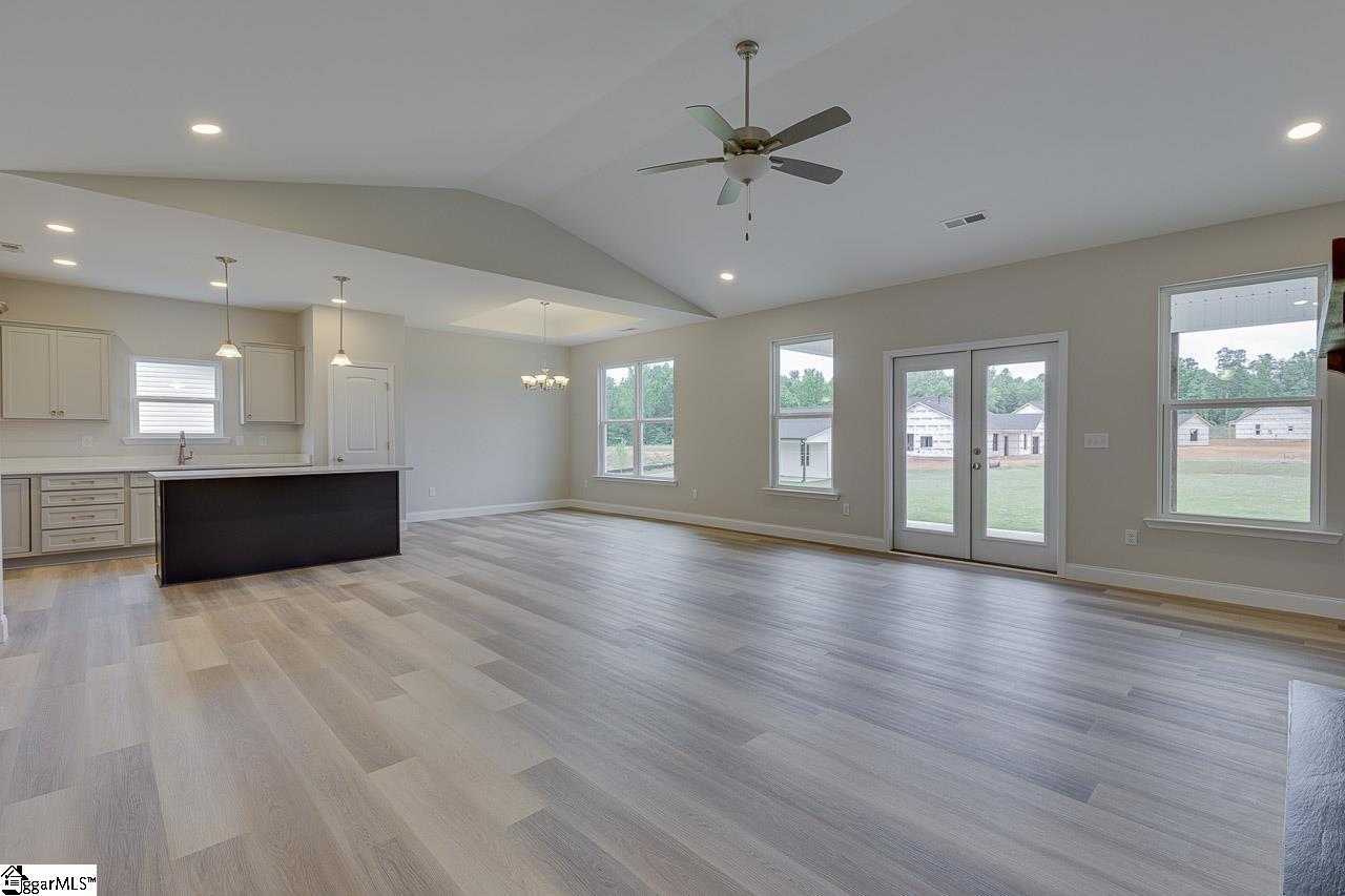 112 Walters Way photo 10