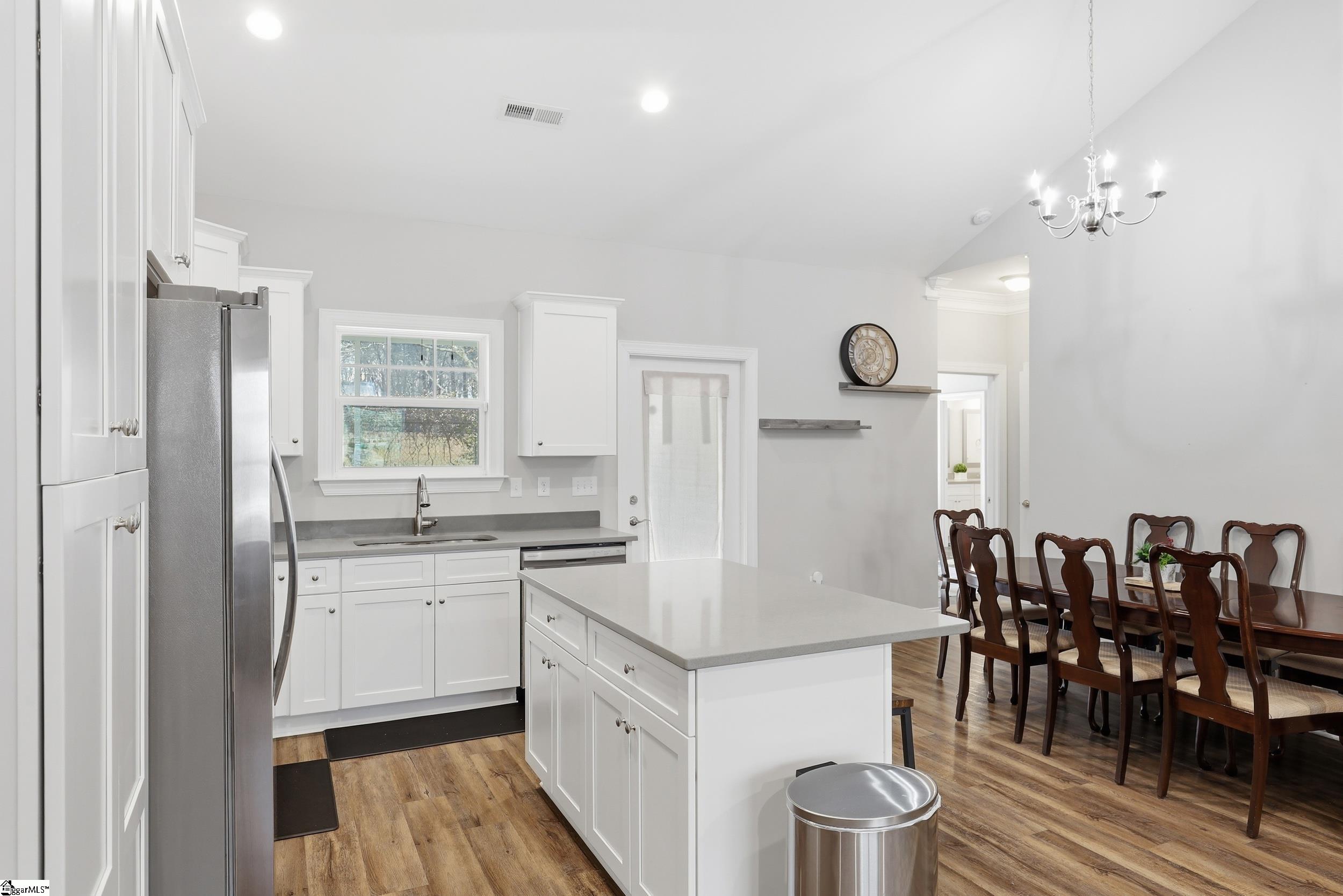 135 Stevenson Drive photo 12