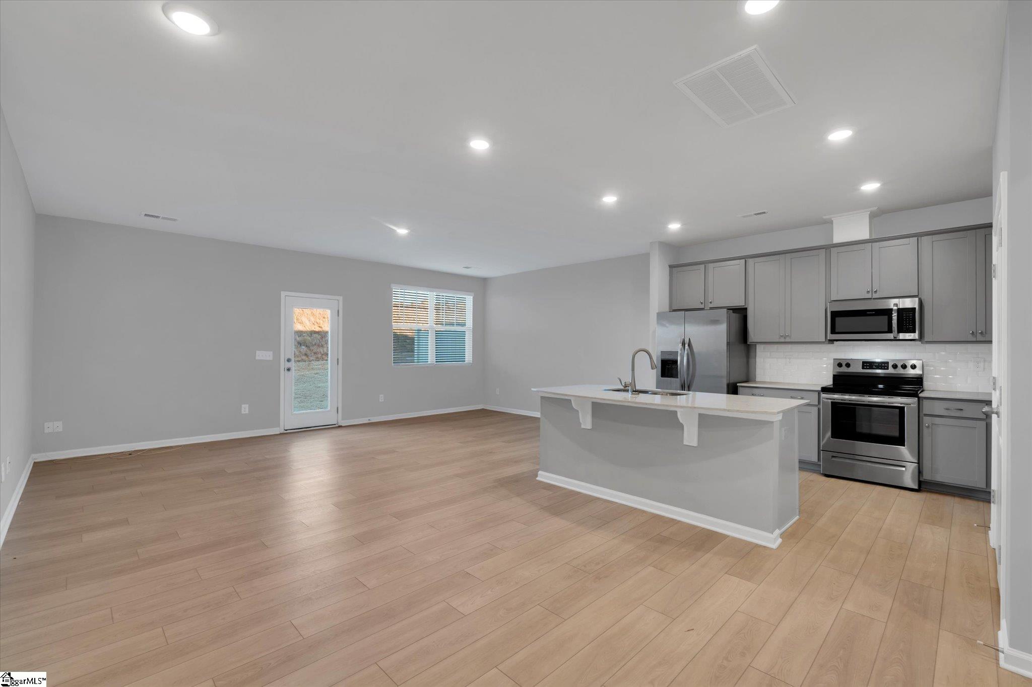 296 E Compass Way photo 2