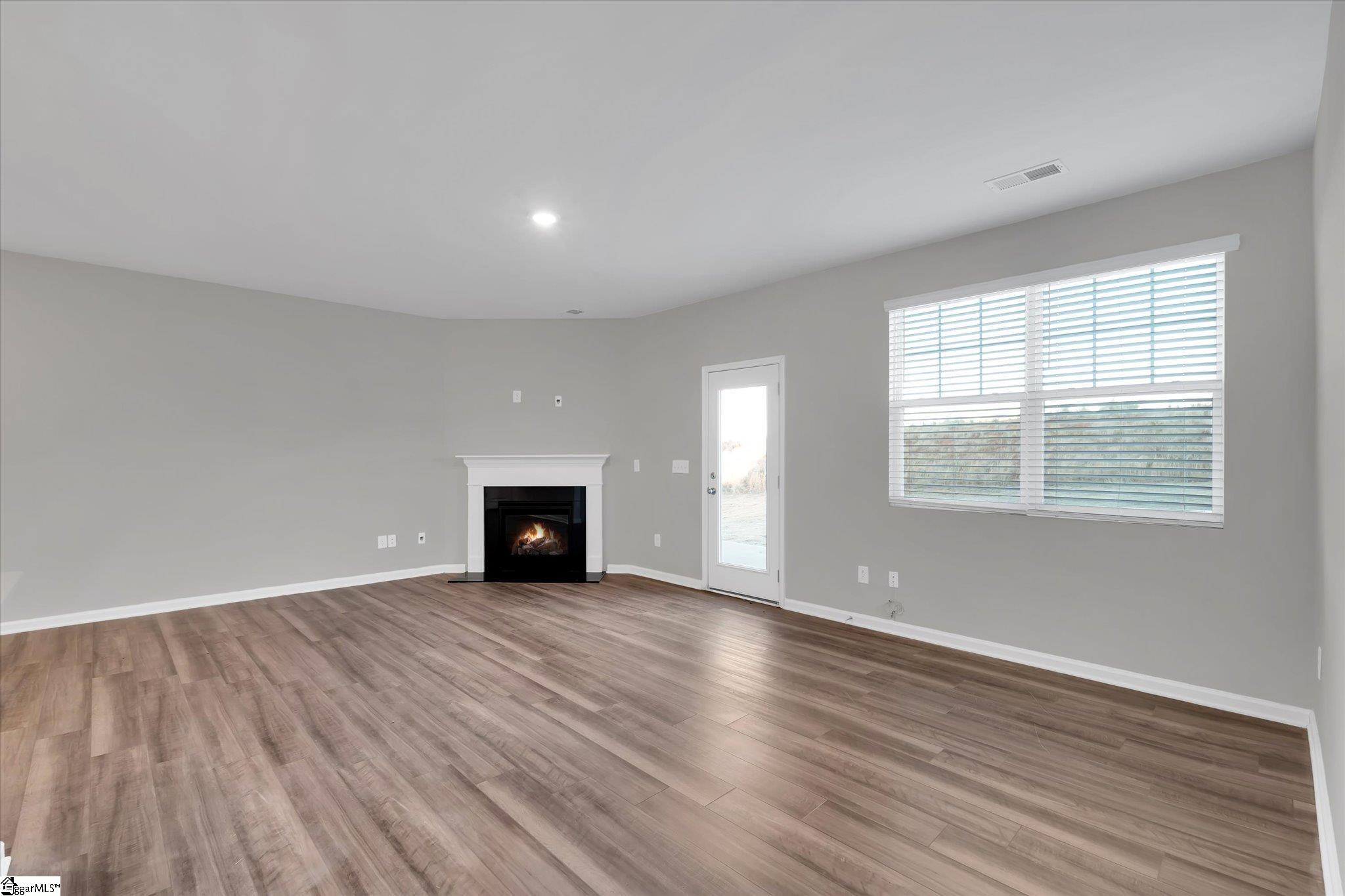 318 E Compass Way photo 11