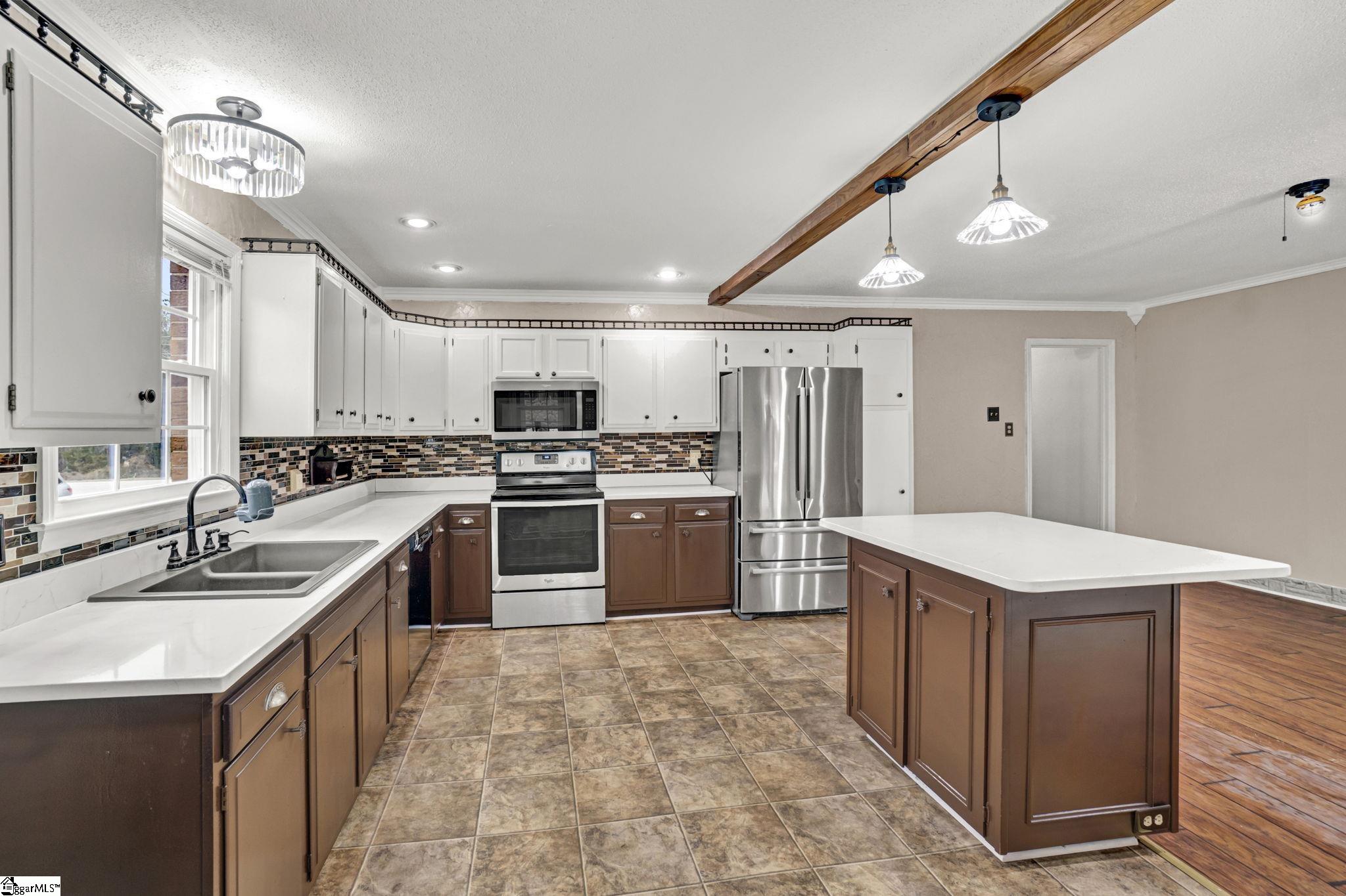 1605 E Durst Avenue Greenwood, SC 29649