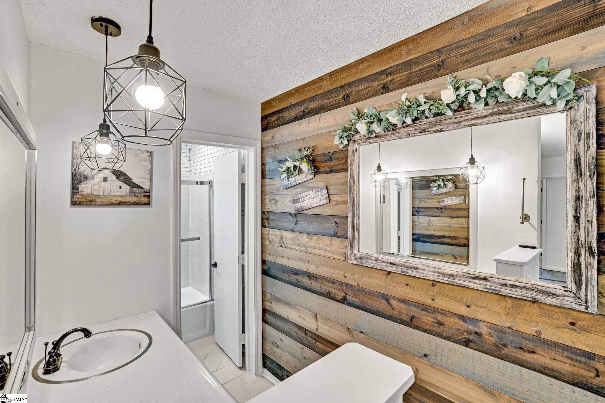 1605 E Durst Avenue Greenwood, SC 29649