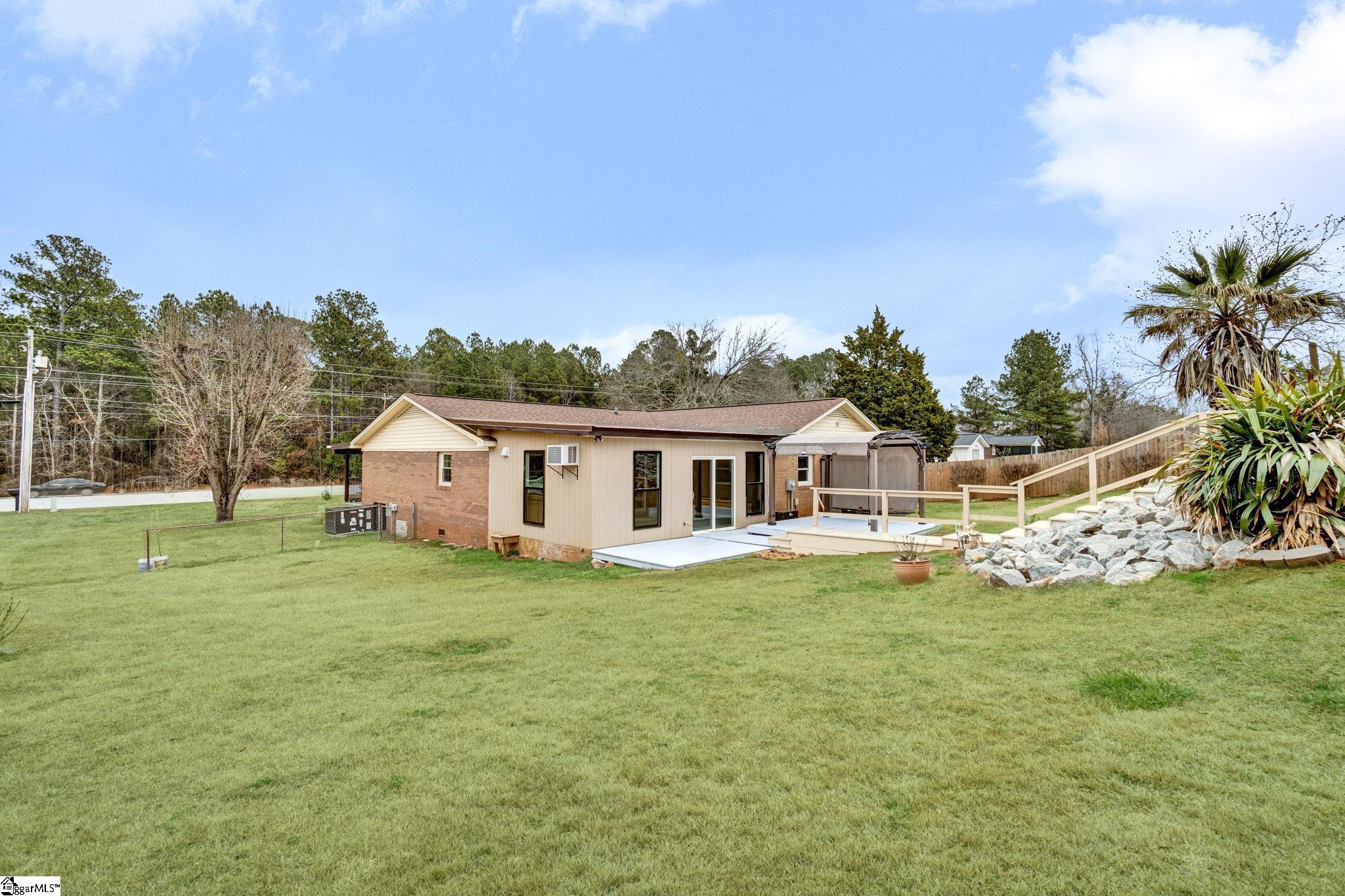 1605 E Durst Avenue Greenwood, SC 29649