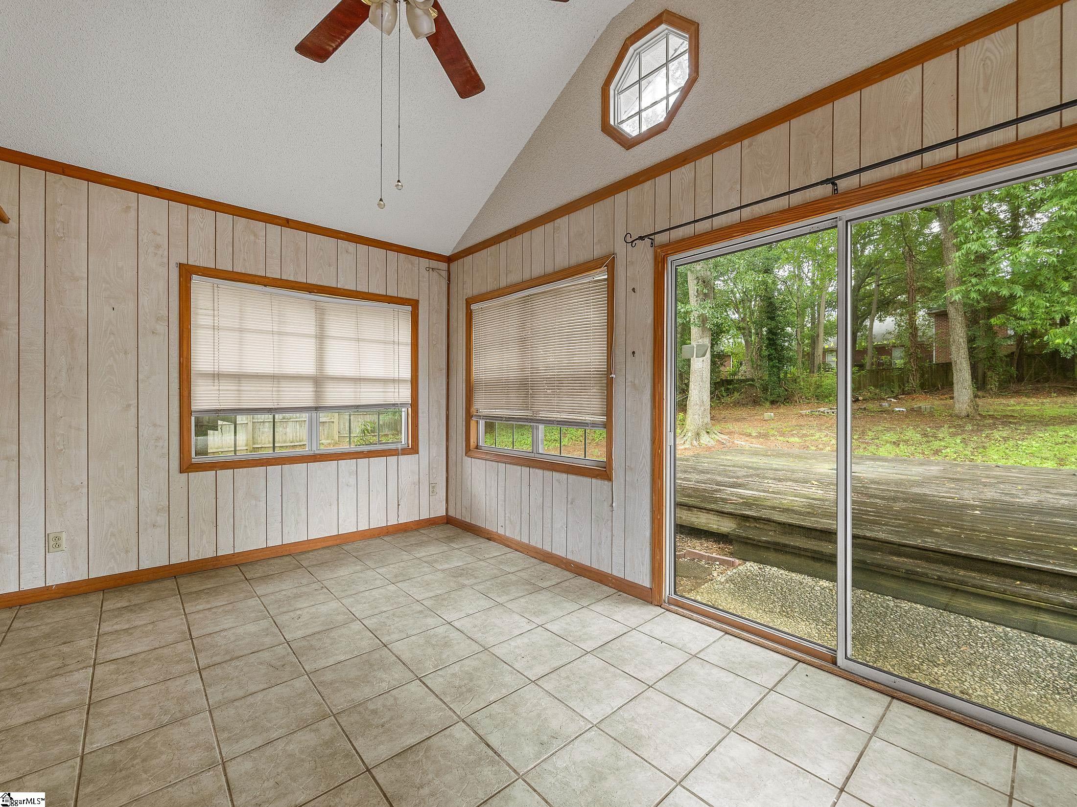 308 Pine Lake Court Spartanburg, SC 29301