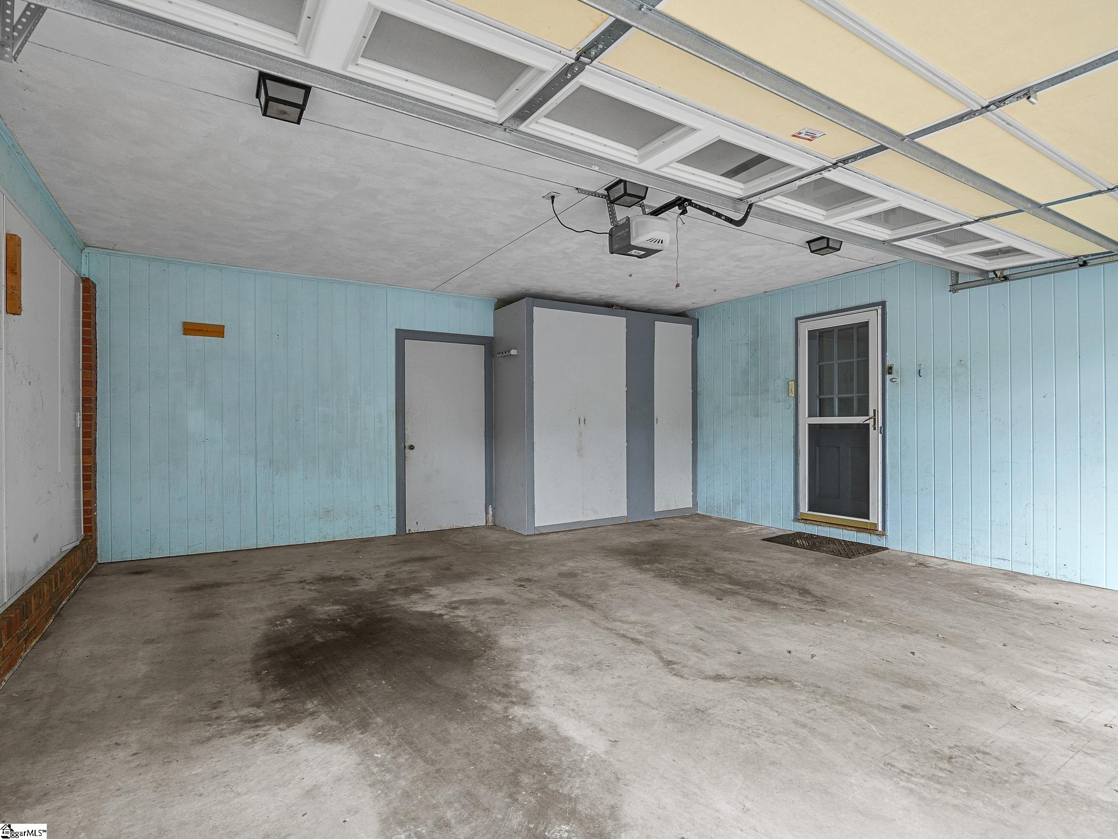 308 Pine Lake Court Spartanburg, SC 29301