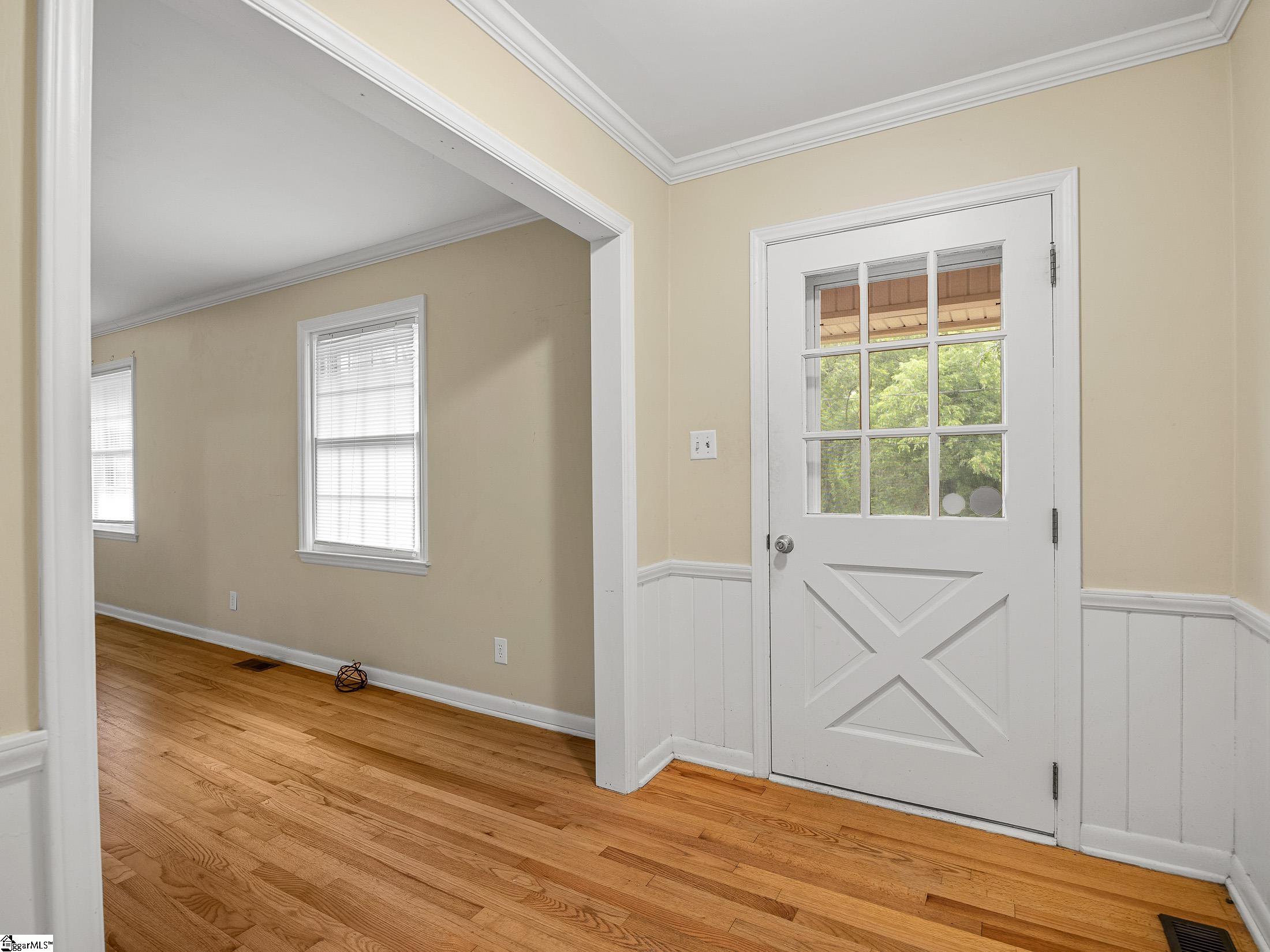 308 Pine Lake Court Spartanburg, SC 29301