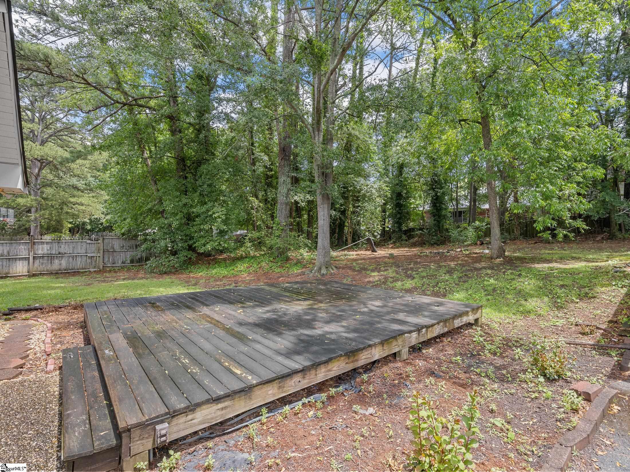 308 Pine Lake Court Spartanburg, SC 29301