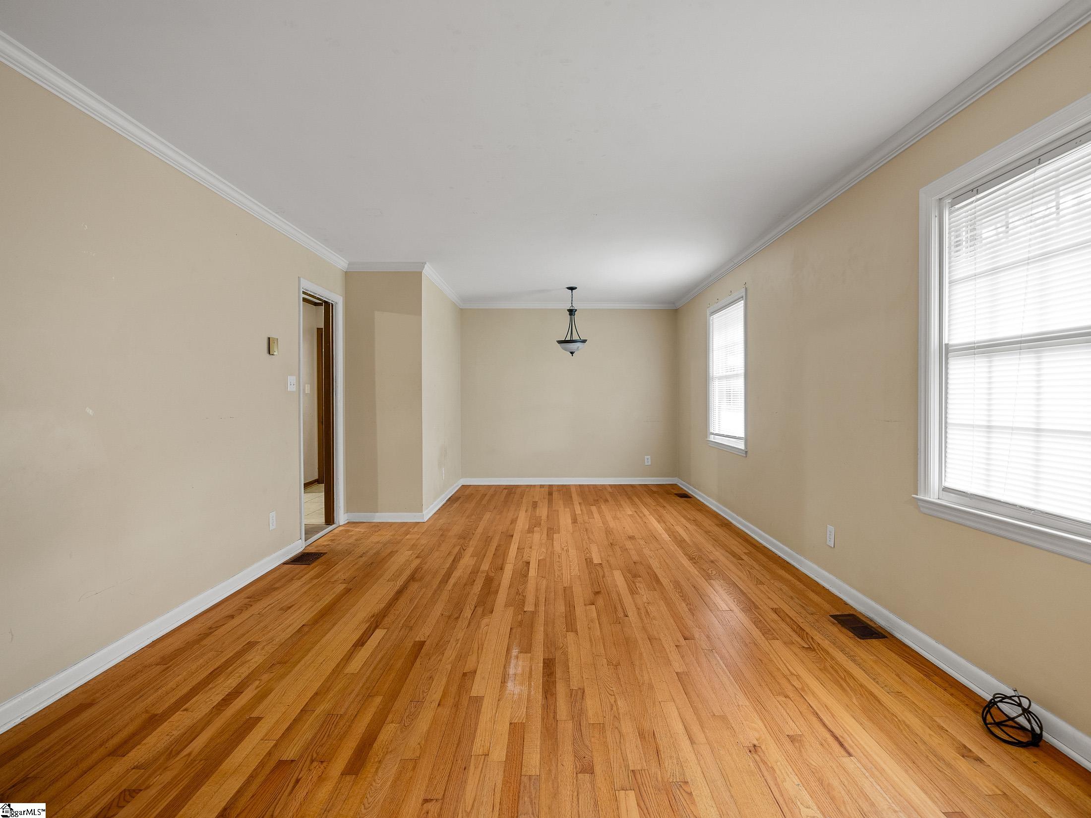 308 Pine Lake Court Spartanburg, SC 29301