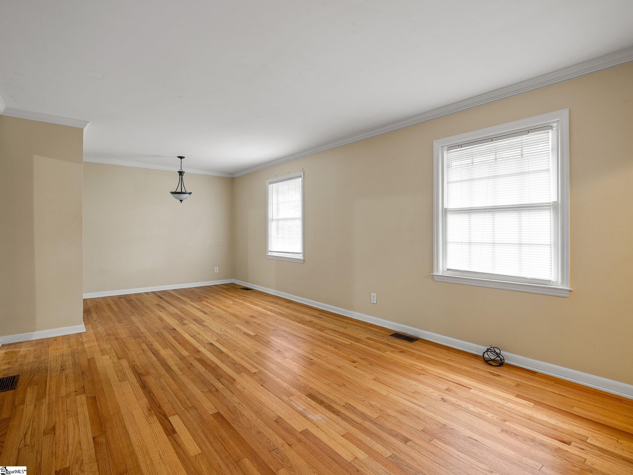 308 Pine Lake Court Spartanburg, SC 29301