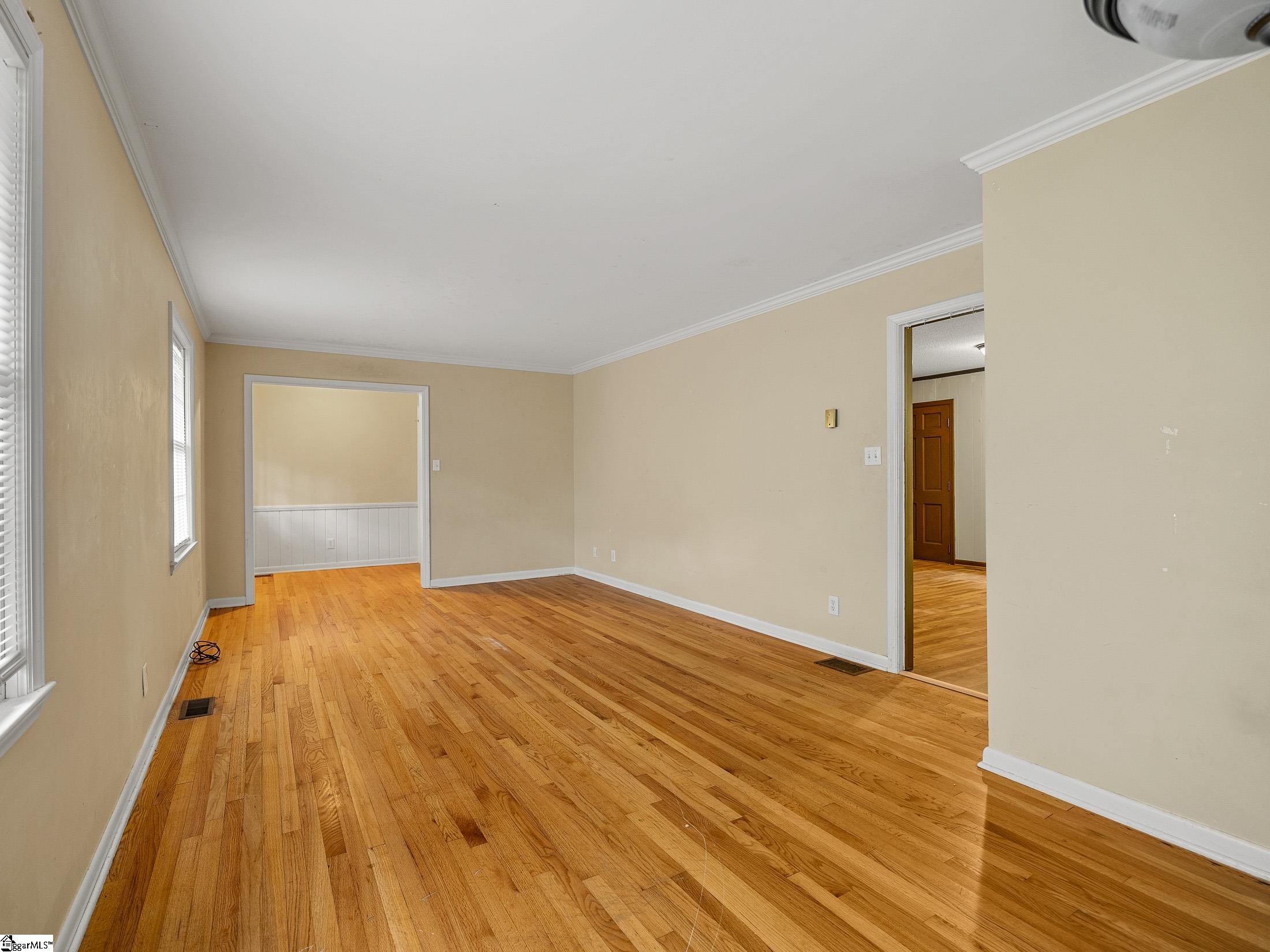 308 Pine Lake Court Spartanburg, SC 29301